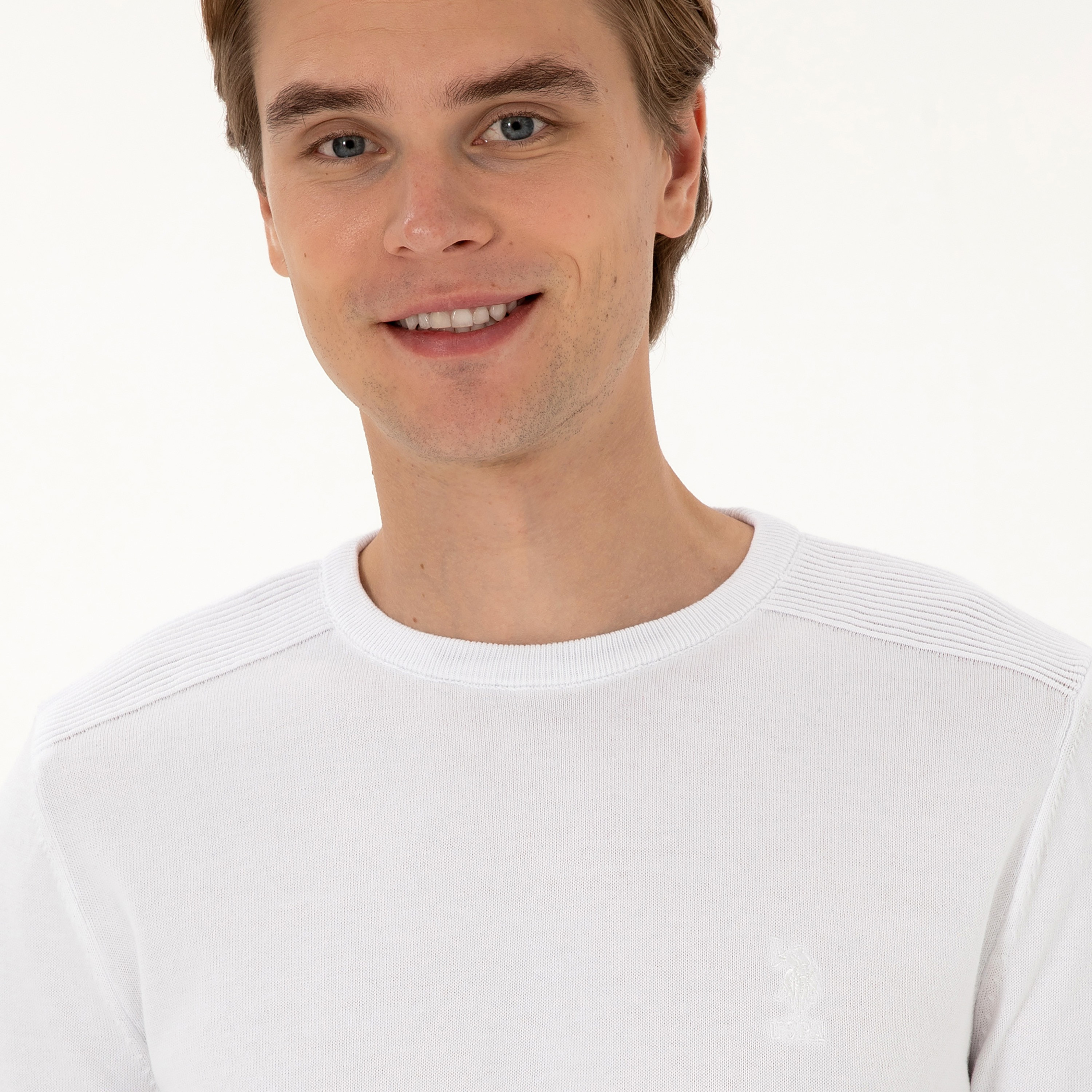 كنزة رجالية برقبة دائرية وأكمام طويلة سادة من يو إس بولو أسسن-men-clothing-sweatersandpullovers-image-29