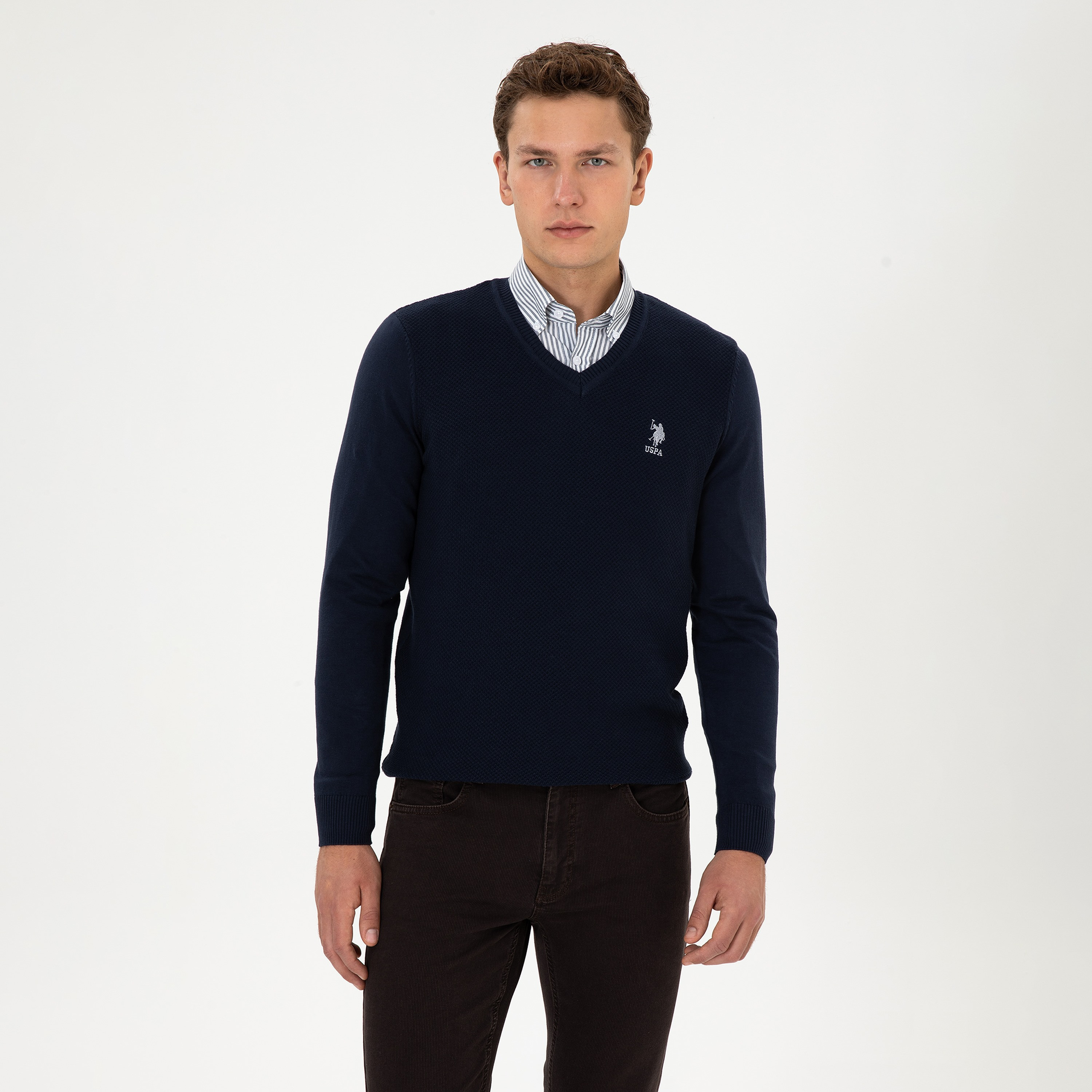 سترة رجالية برقبة على شكل حرف V ملمسية بأكمام طويلة من يو اس بولو-men-clothing-sweatersandpullovers-image-13
