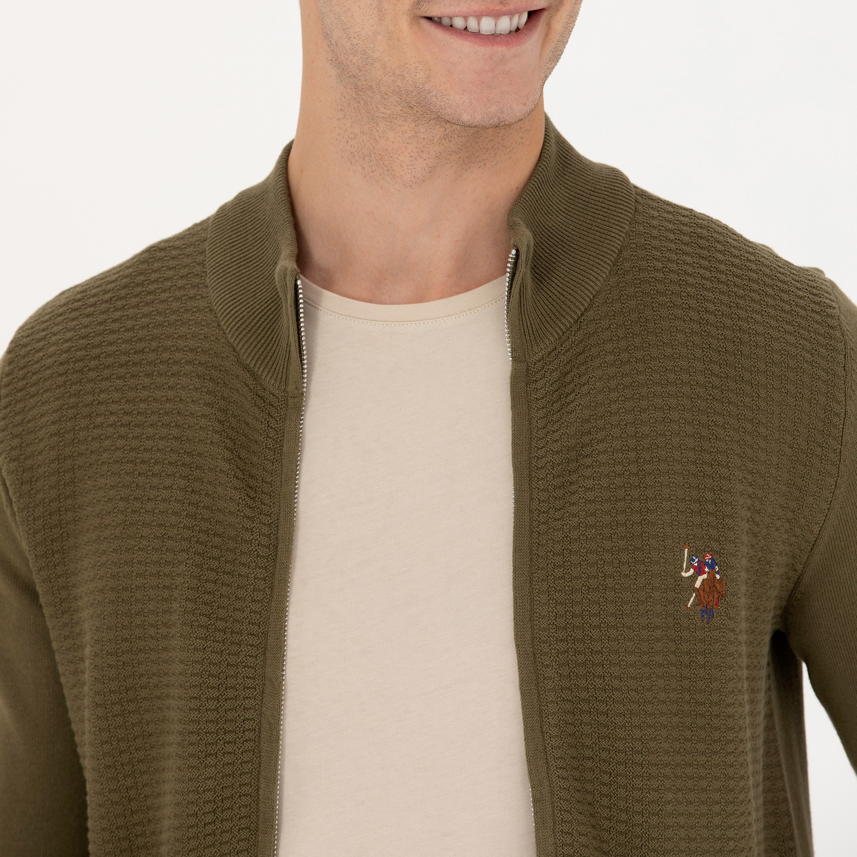 كارديجان رجالي بياقة قائمة محبوكة وأكمام طويلة من يو إس بولو أسسن-men-clothing-sweatersandpullovers-image-3