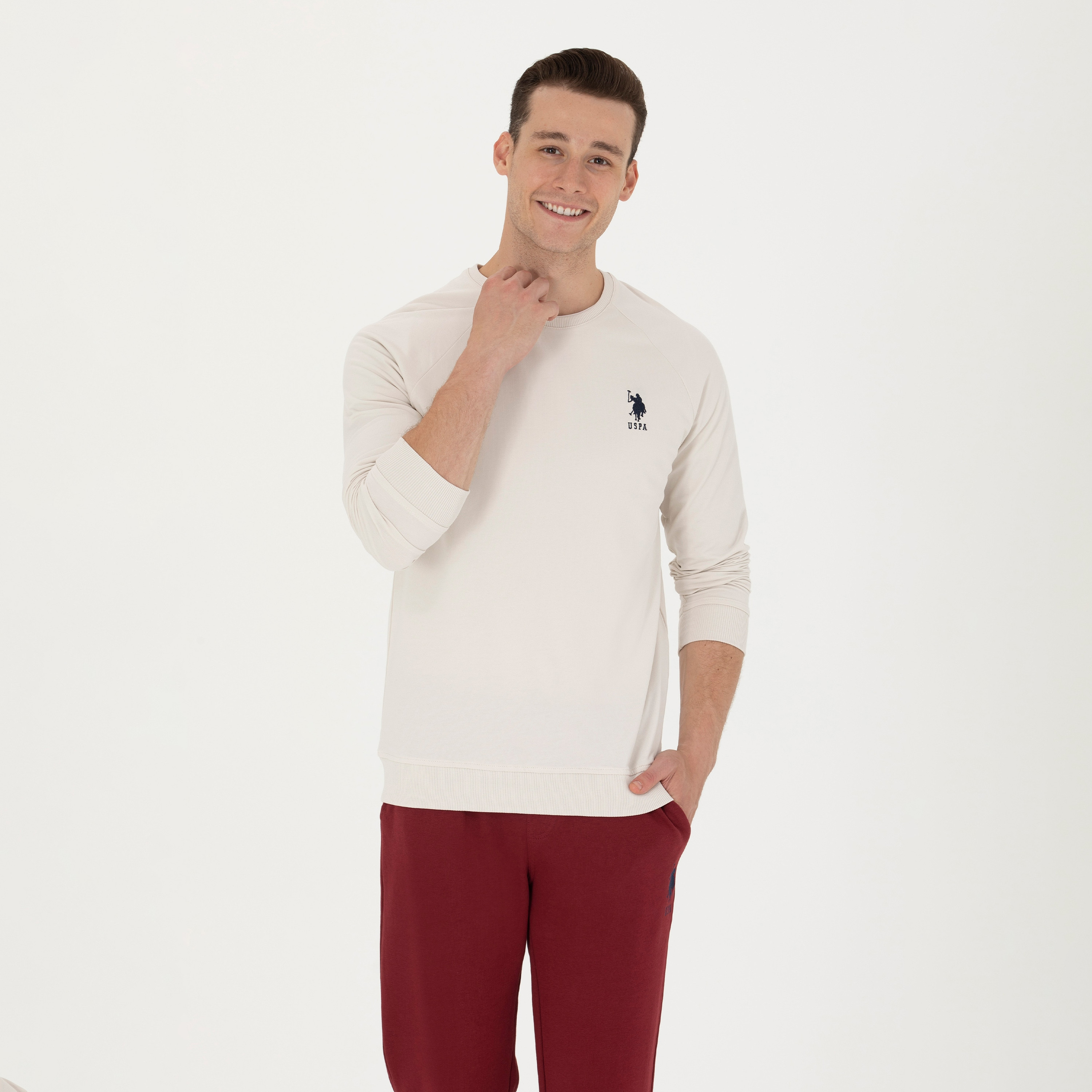 سويت شيرت رجالي برقبة دائرية وأكمام راجلان سادة من يو إس بولو أسسن-men-winterwear-hoodiesandsweatshirts-image-8