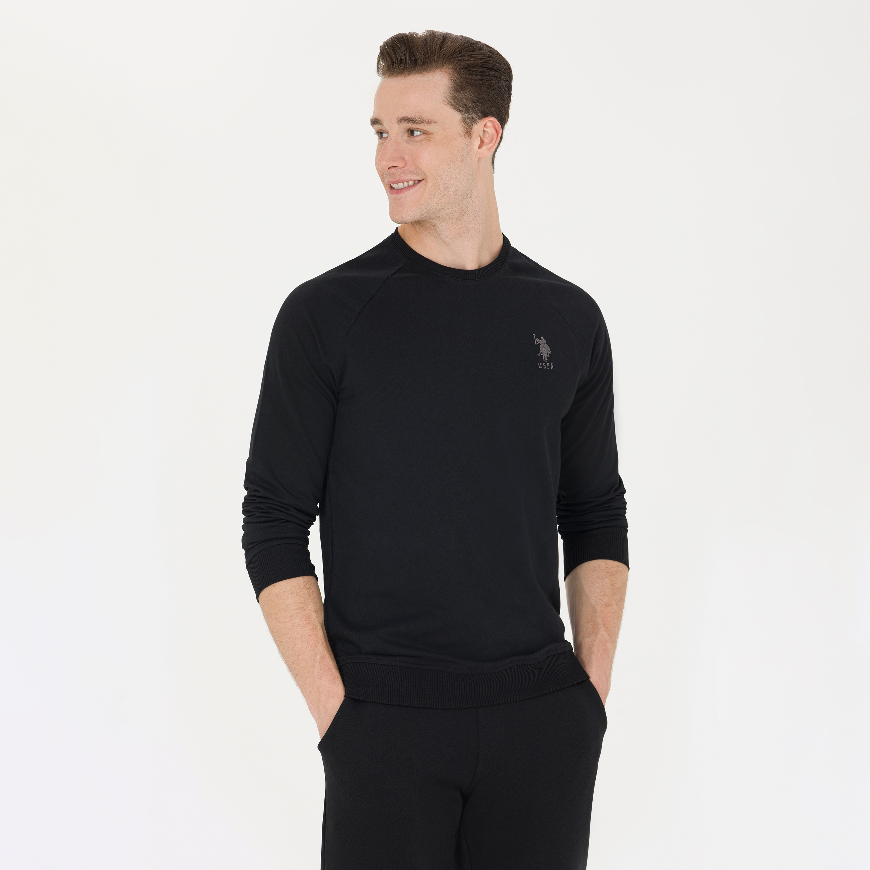سويت شيرت رجالي برقبة دائرية وأكمام راجلان سادة من يو إس بولو أسسن-men-winterwear-hoodiesandsweatshirts-image-1