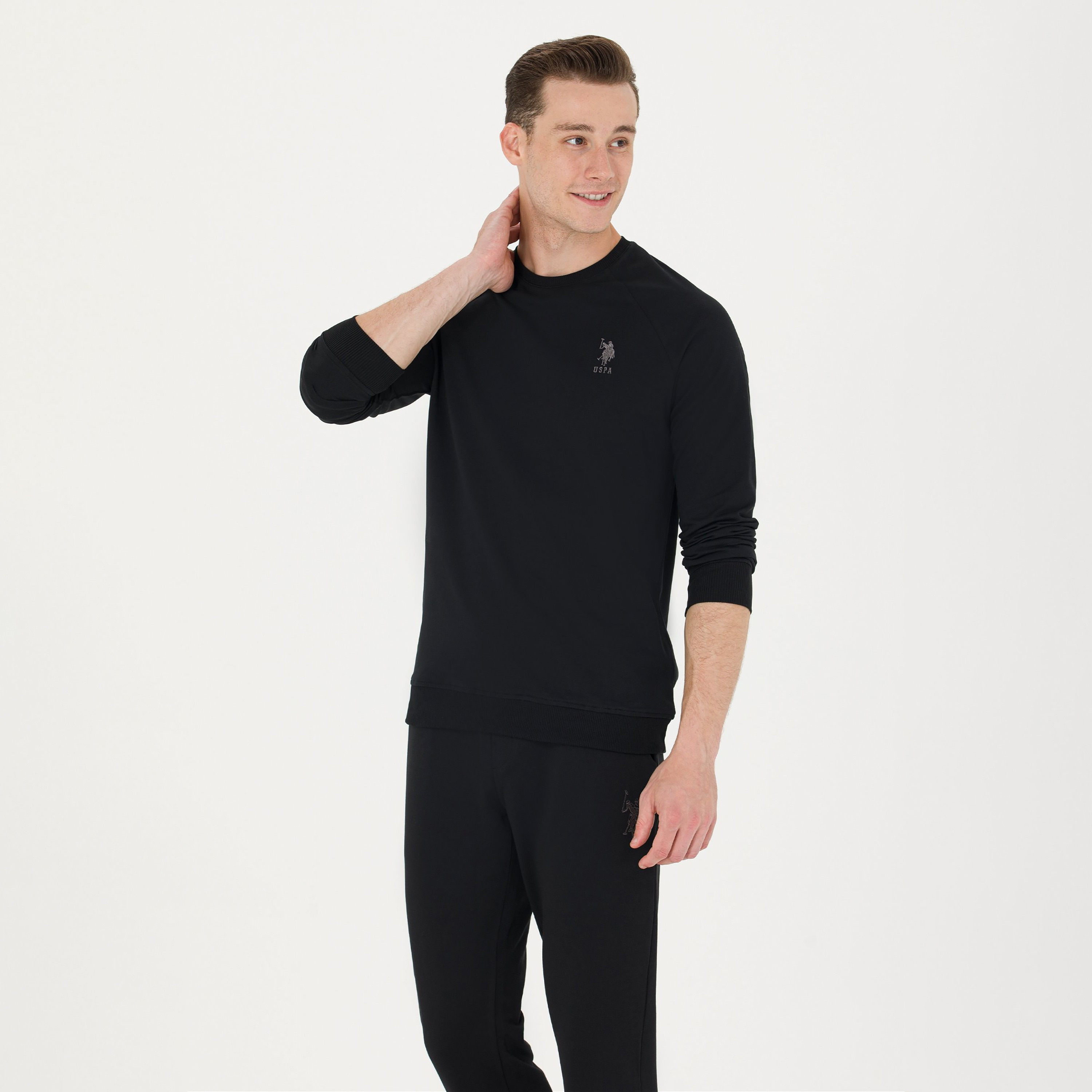 سويت شيرت رجالي برقبة دائرية وأكمام راجلان سادة من يو إس بولو أسسن-men-winterwear-hoodiesandsweatshirts-image-4