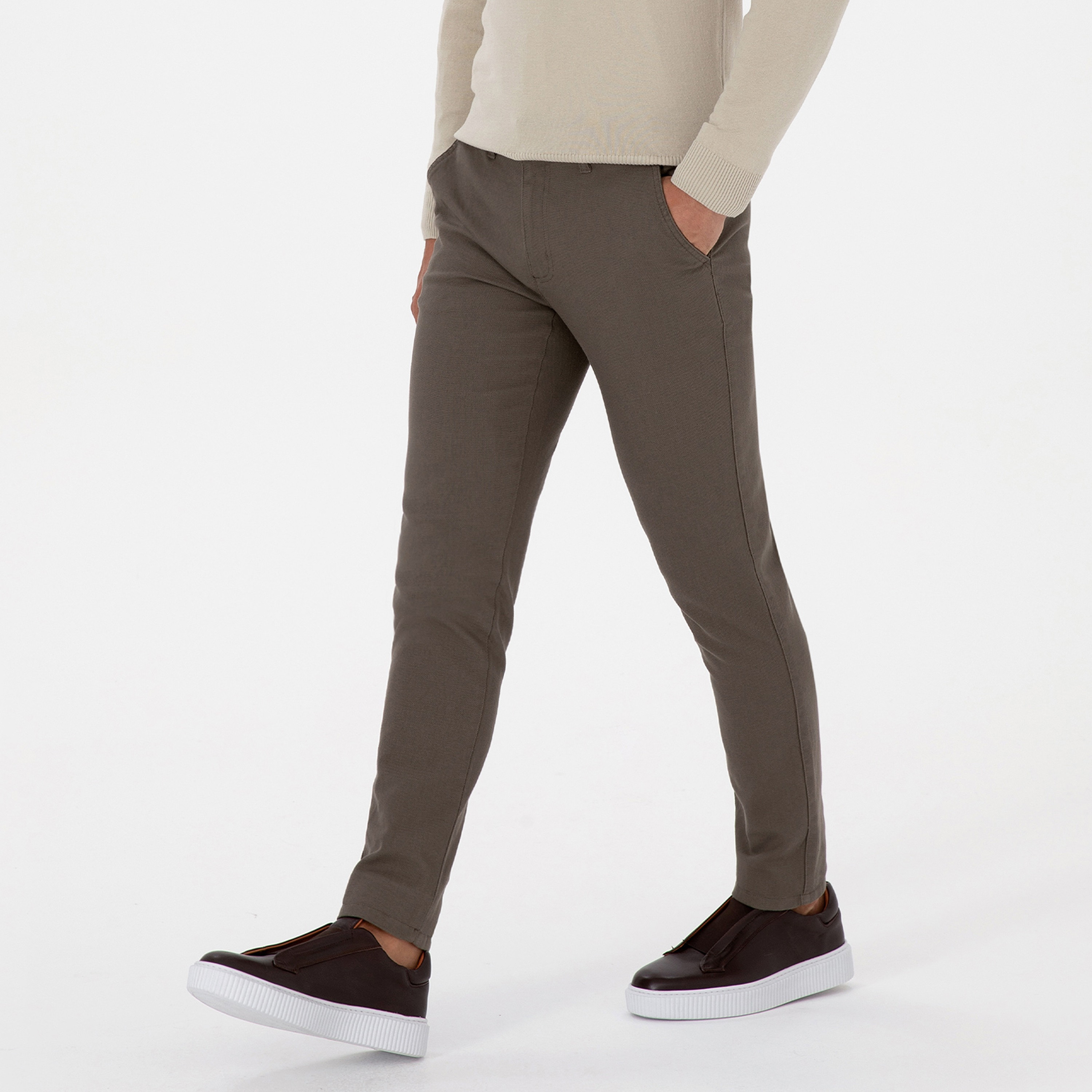 بنطلون تشينو رجالي بقصة ضيقة وأربع جيوب وخصر متوسط من يو إس بولو أسسن-men-clothing-bottoms-trousersandchinos-chinos-image-2