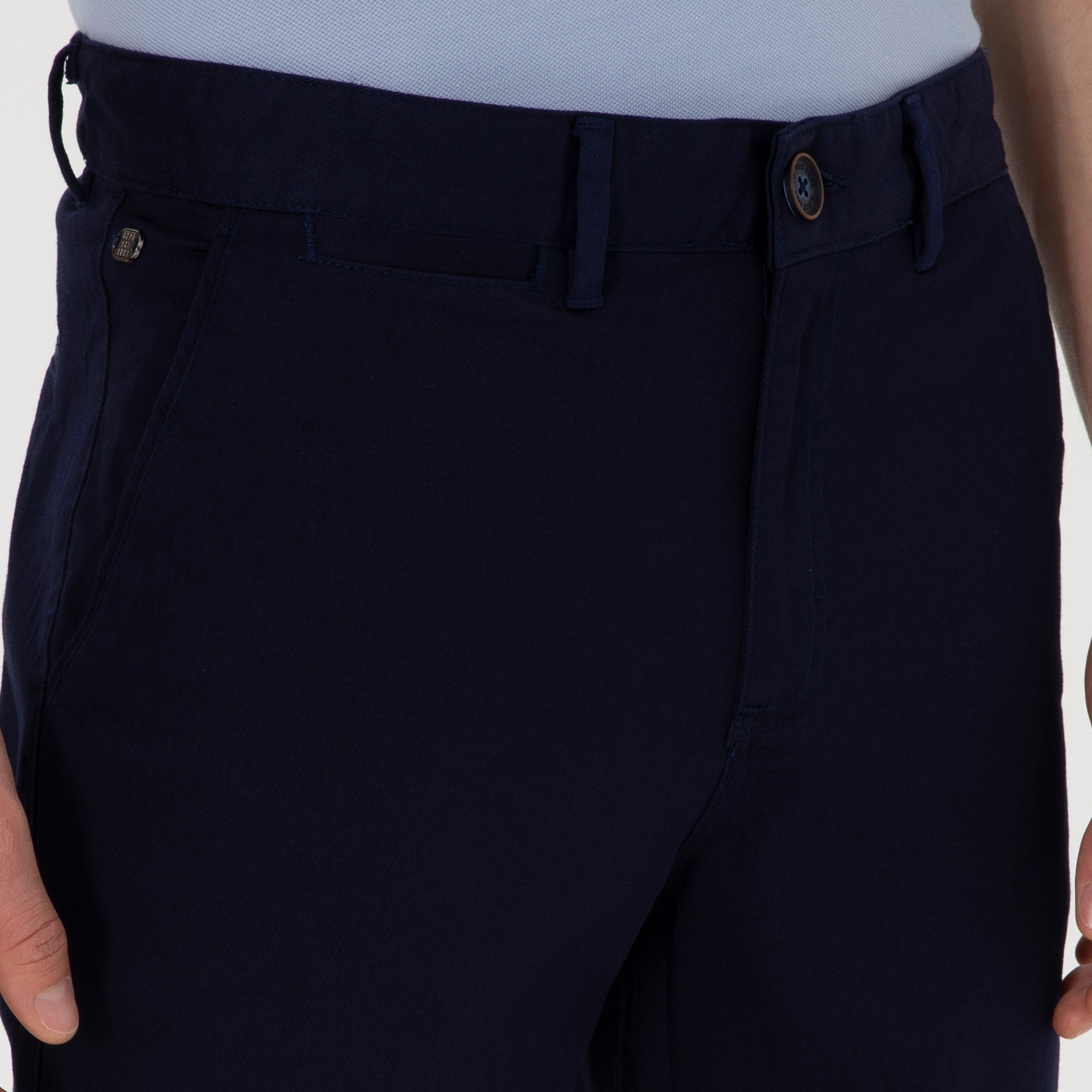 بنطلون تشينو رجالي بقصة ضيقة وأربع جيوب وخصر متوسط من يو إس بولو أسسن-men-clothing-bottoms-trousersandchinos-chinos-image-8