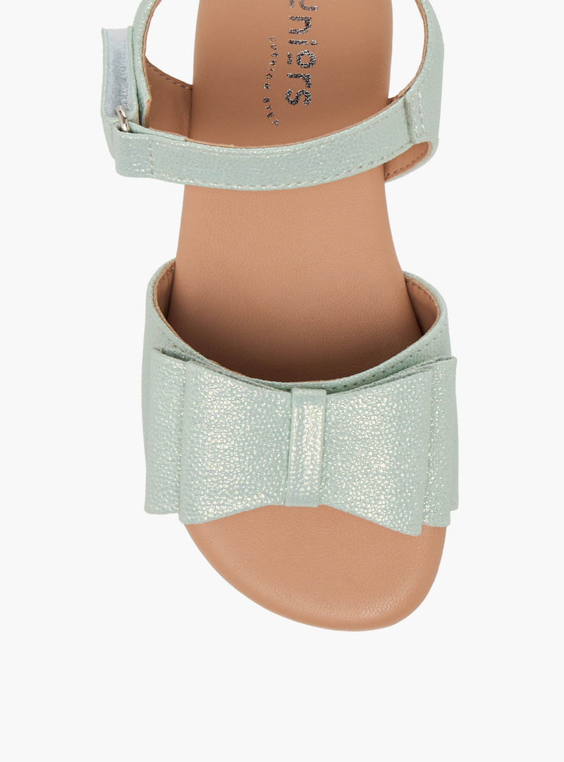 صندل بشريط إغلاق لاصق وفيونكة للبنات من جونيورز-girls-shoes-sandals-image-3