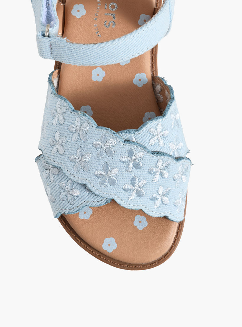 صندل مطرز بشريط إغلاق لاصق للبنات من جونيورز-girls-shoes-sandals-image-3