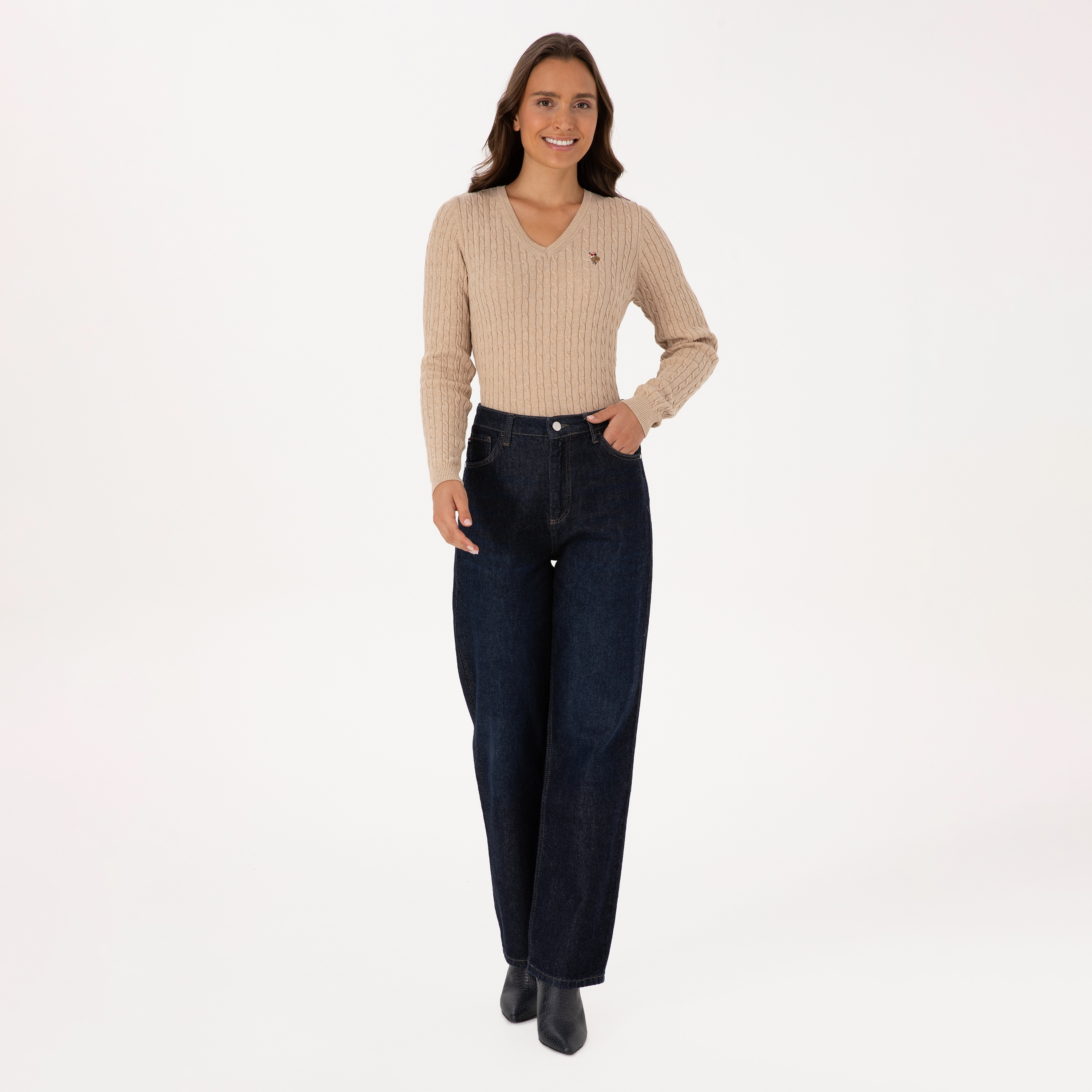 كنزة نسائية برقبة V محبوكة بالكابل وأكمام طويلة من يو إس بولو أسسن-women-winterwear-cardigansandjumpers-jumpers-image-14