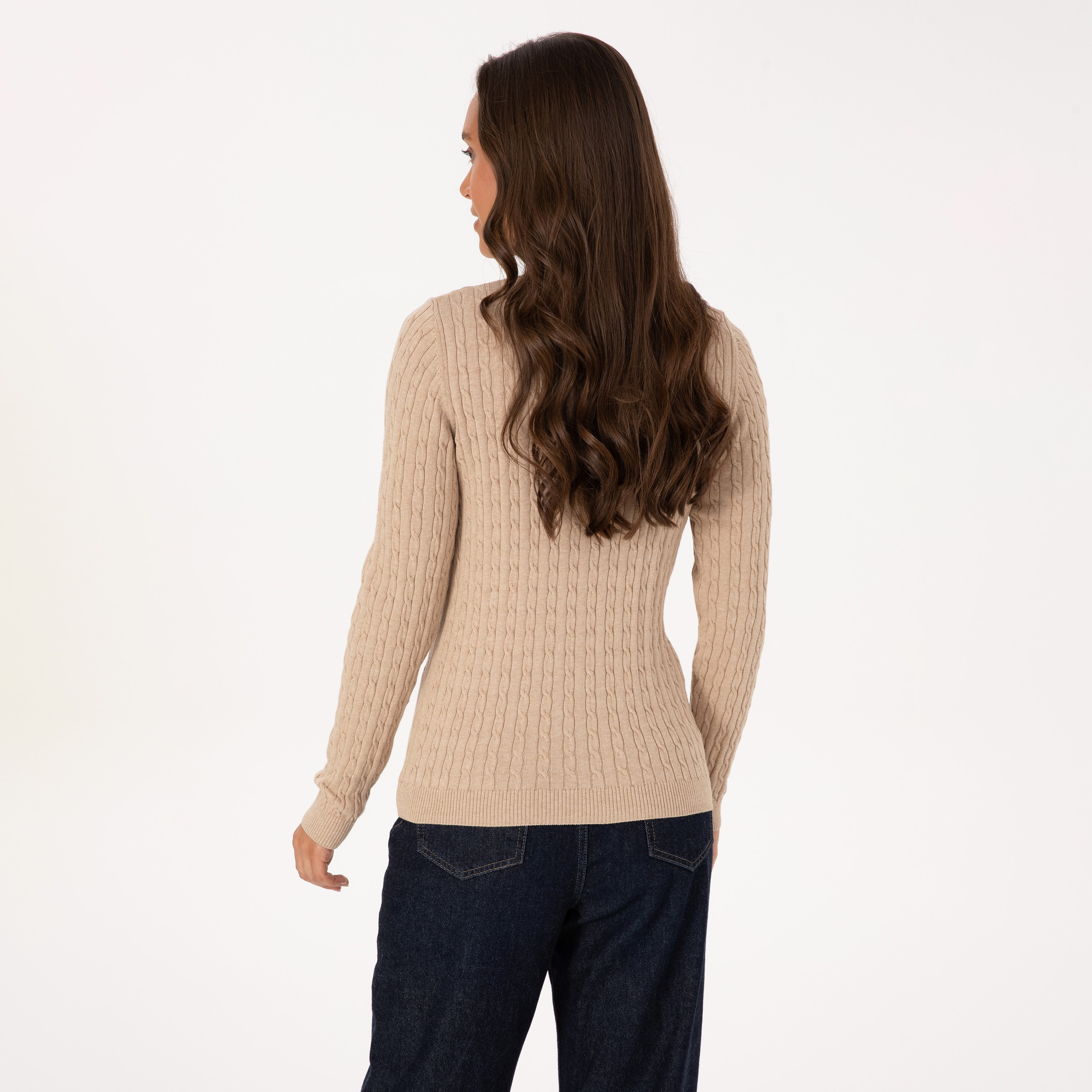 كنزة نسائية برقبة V محبوكة بالكابل وأكمام طويلة من يو إس بولو أسسن-women-winterwear-cardigansandjumpers-jumpers-image-16
