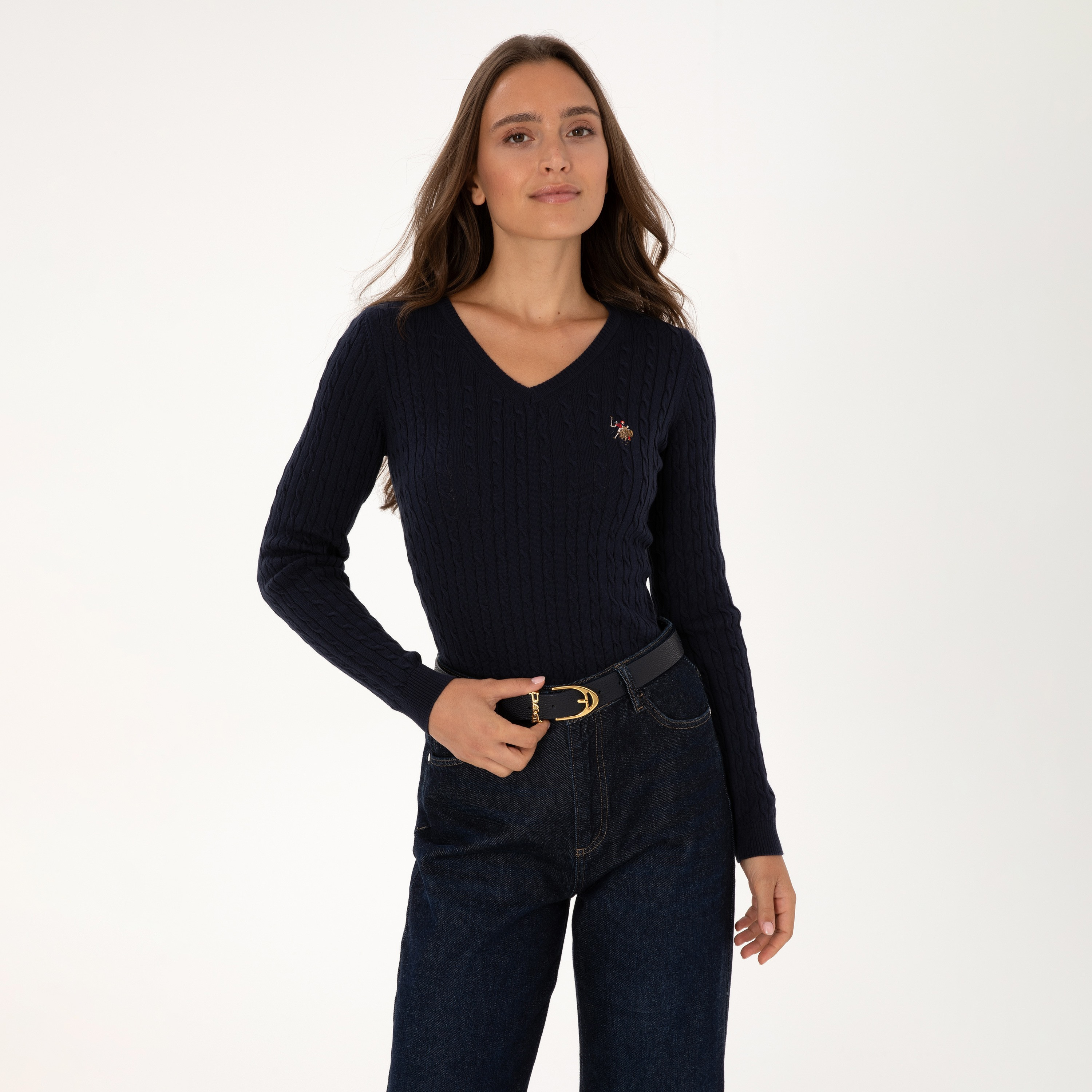 كنزة نسائية برقبة V محبوكة بالكابل وأكمام طويلة من يو إس بولو أسسن-women-winterwear-cardigansandjumpers-jumpers-image-9