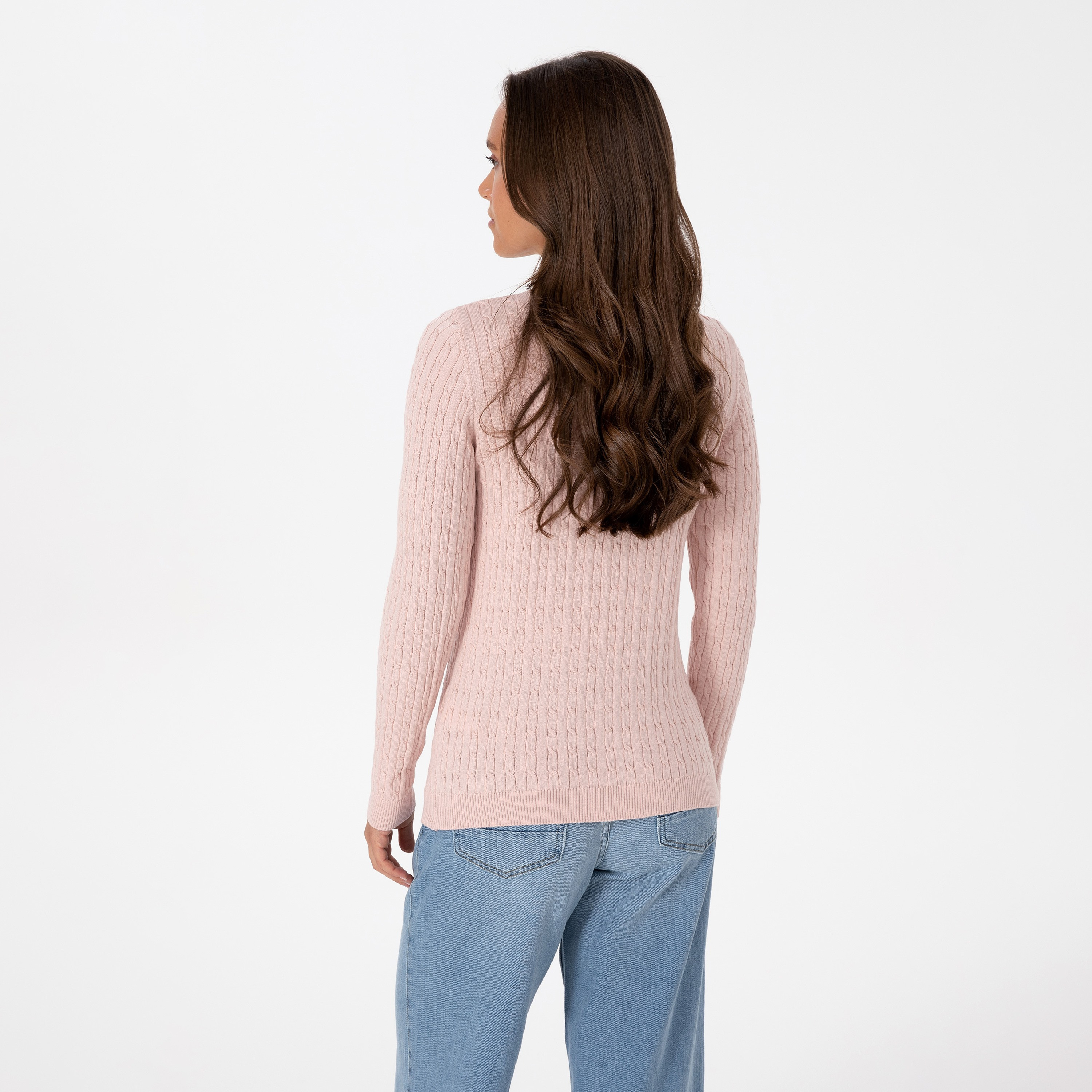 كنزة نسائية برقبة V محبوكة بالكابل وأكمام طويلة من يو إس بولو أسسن-women-winterwear-cardigansandjumpers-jumpers-image-8
