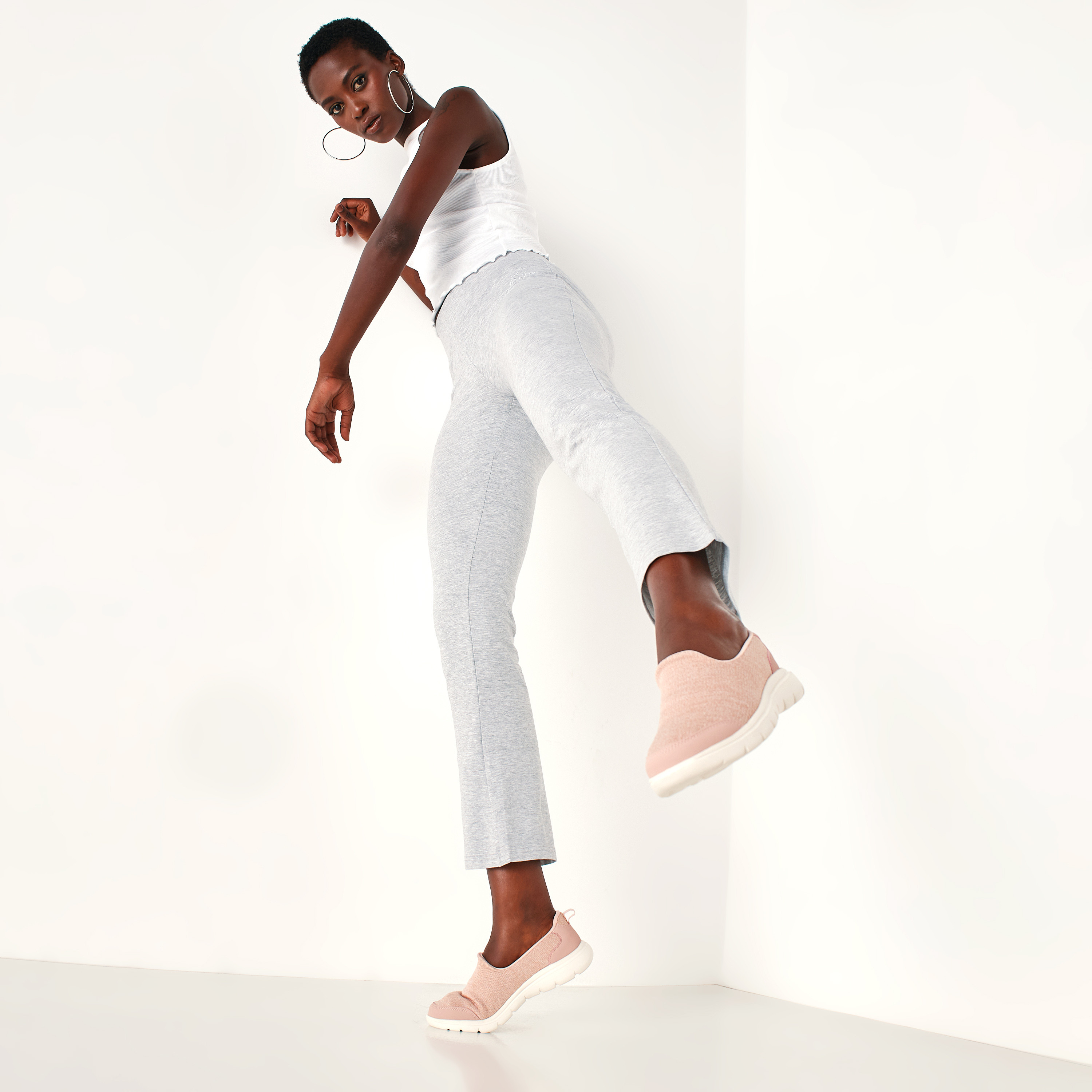 حذاء مشي سهل الارتداء وبارز الملمس-sports-women-shoes-image-5