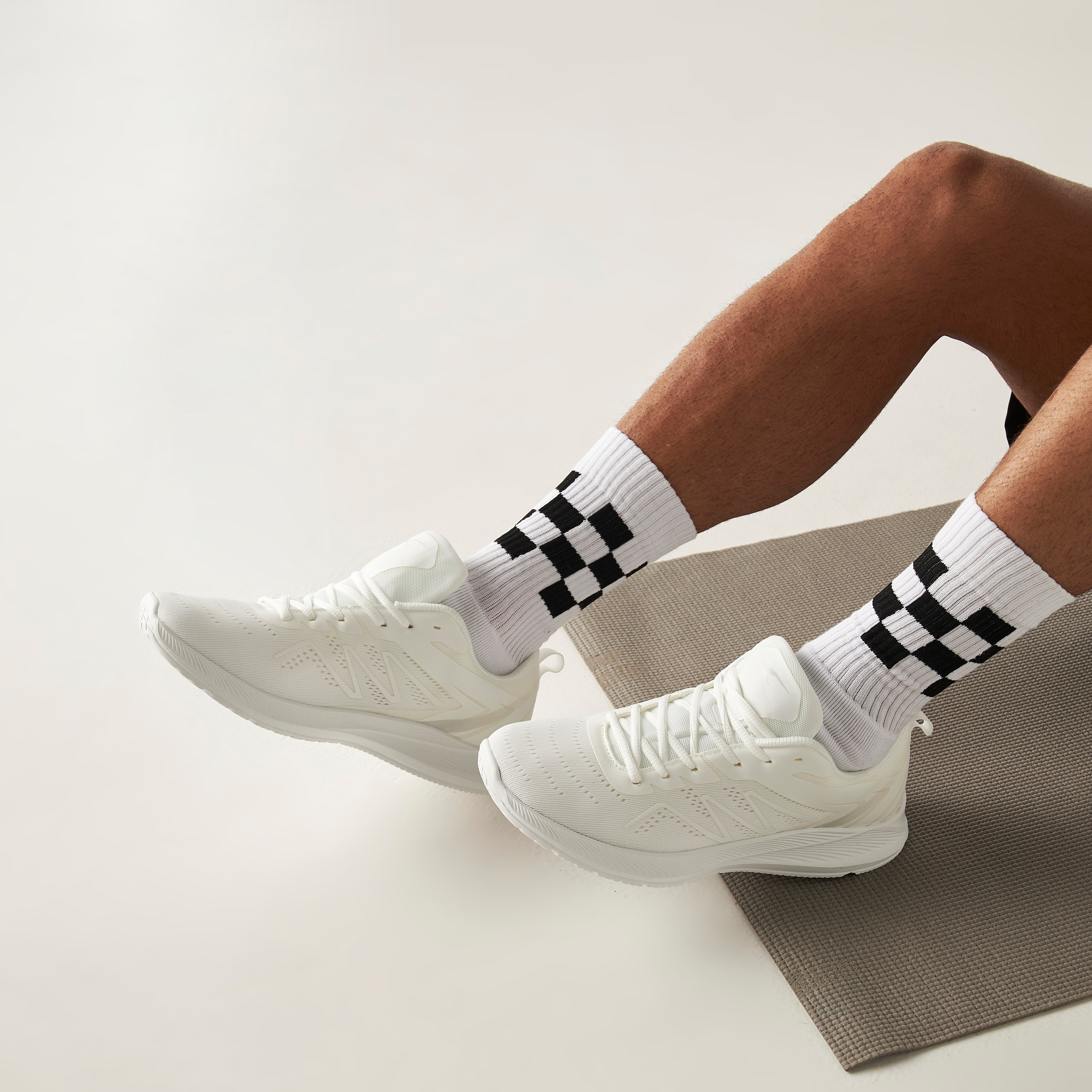 Dash Textured Lace-Up Lightweight Sneakers-sports-men-shoes-image-2