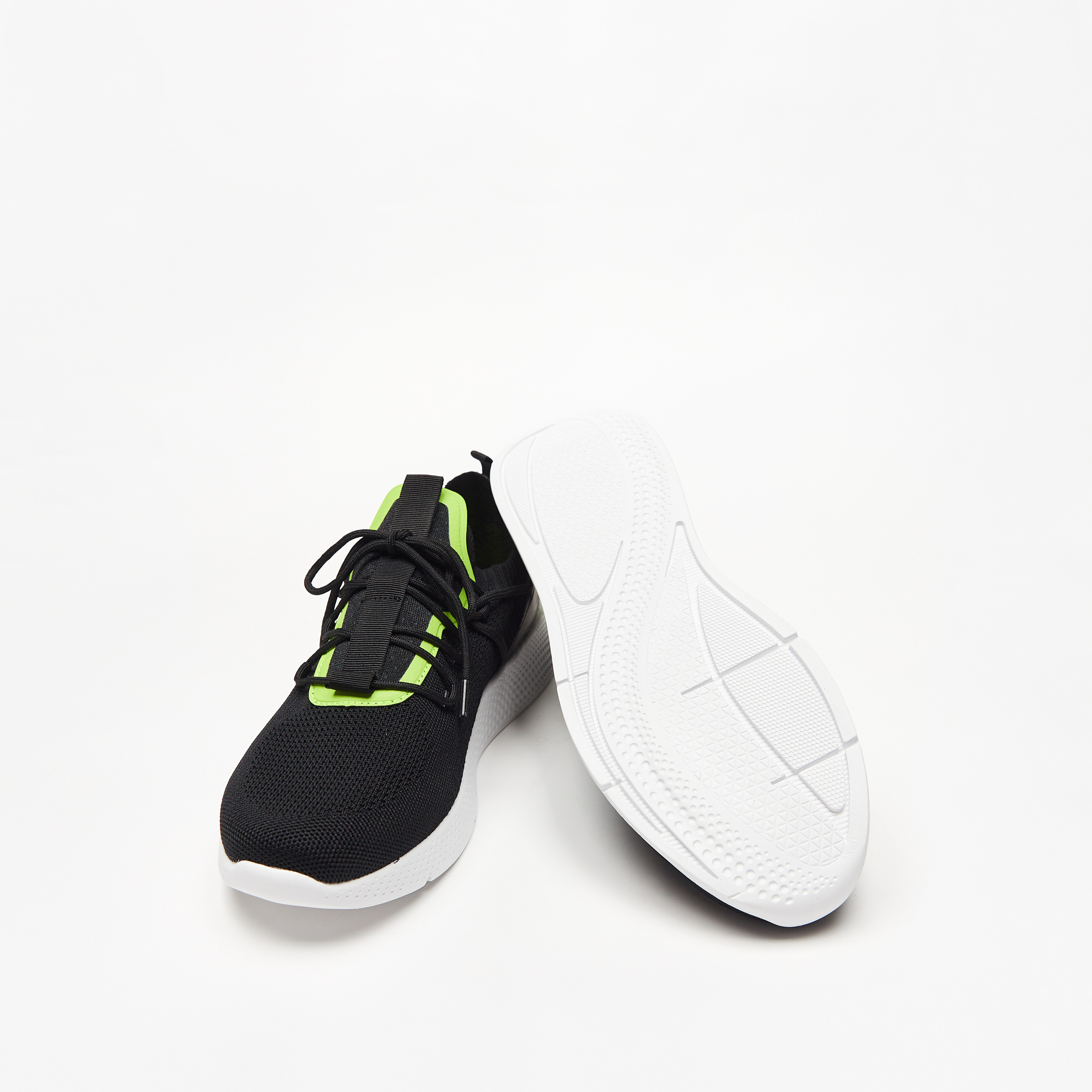 حذاء سنيكرز بارز الملمس بكاحل منخفض ورباط إغلاق من داش-sports-men-shoes-image-3