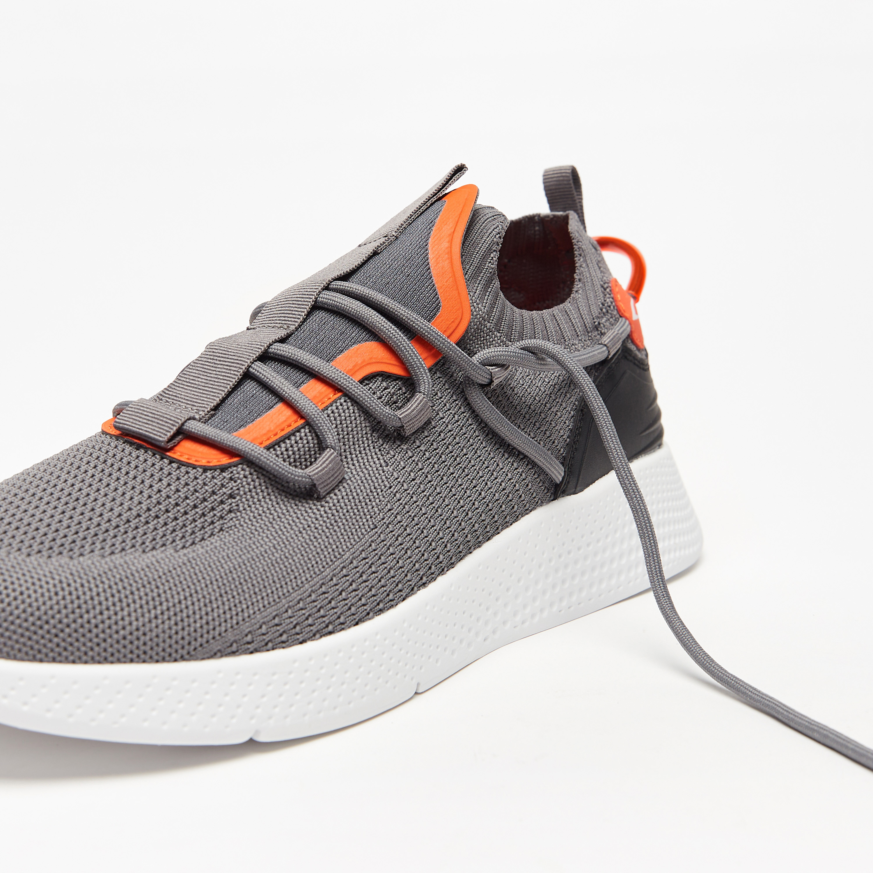 حذاء سنيكرز بارز الملمس بكاحل منخفض ورباط إغلاق من داش-sports-men-shoes-image-12