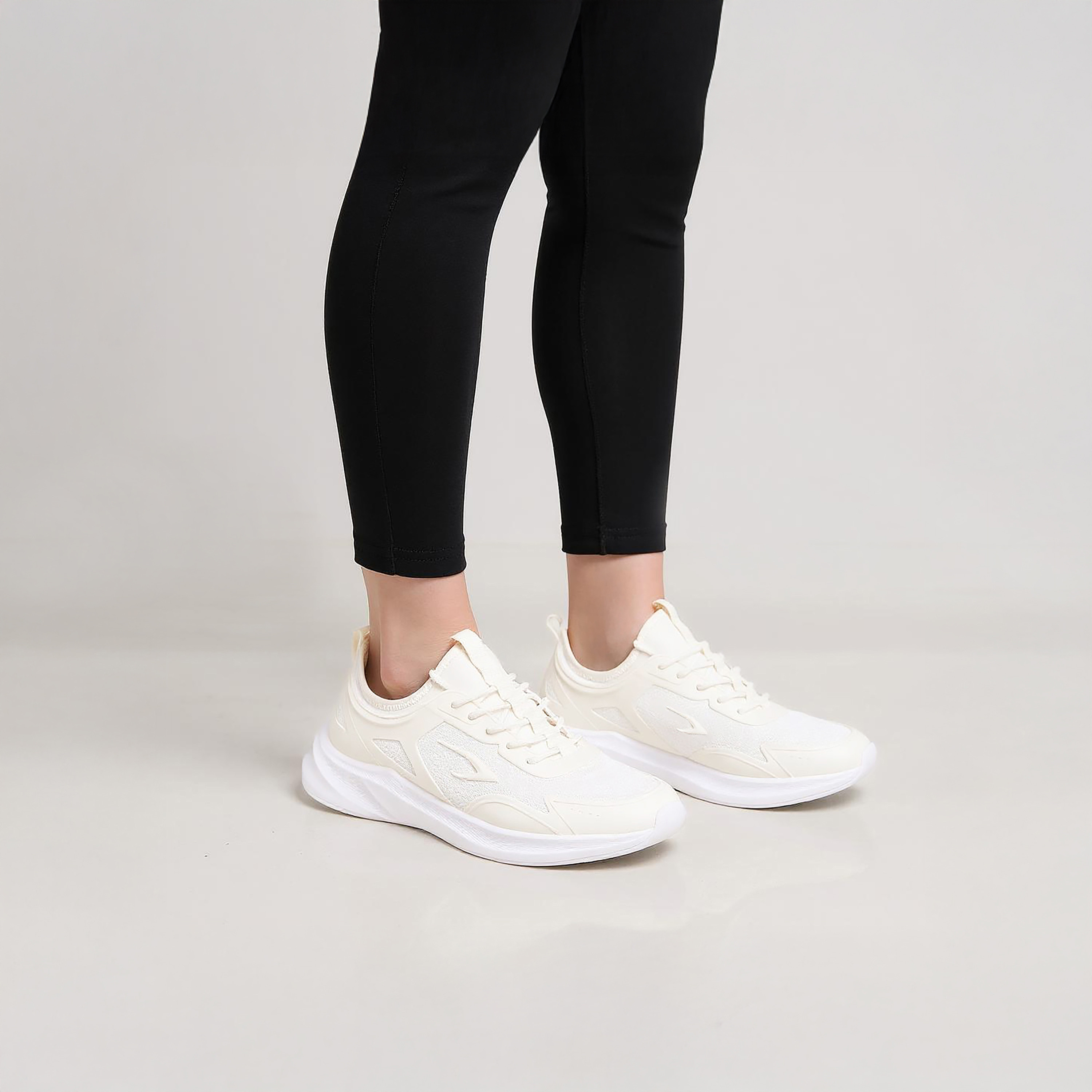 Dash Panelled Sports Shoes with Lace-Up Closure-women-shoes-sports-image-3