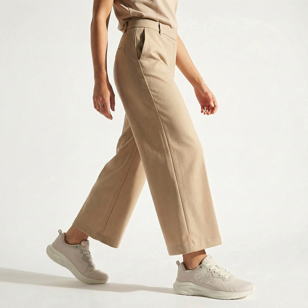 حذاء رياضي برباط إغلاق للنساء من كابا-sports-women-shoes-image-2