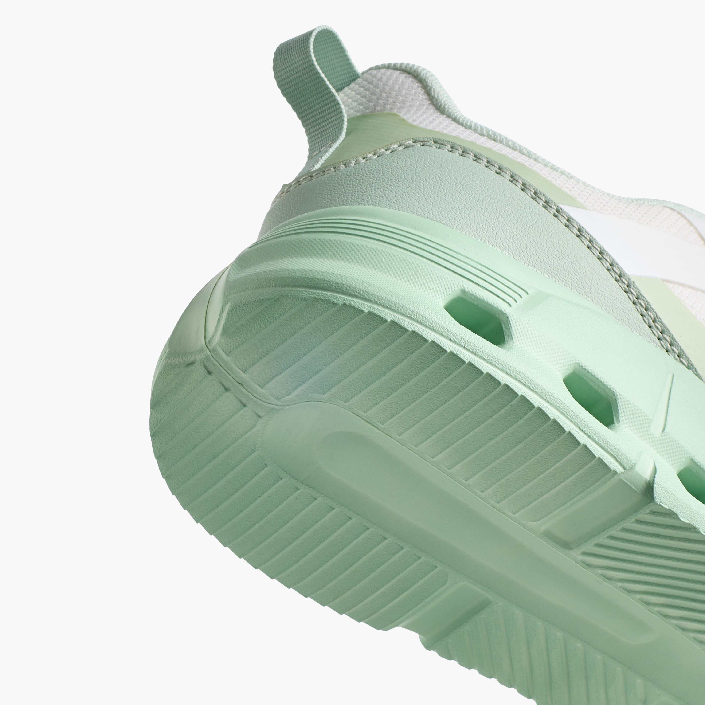 حذاء رياضي برباط إغلاق للنساء من داش-women-shoes-sports-image-7