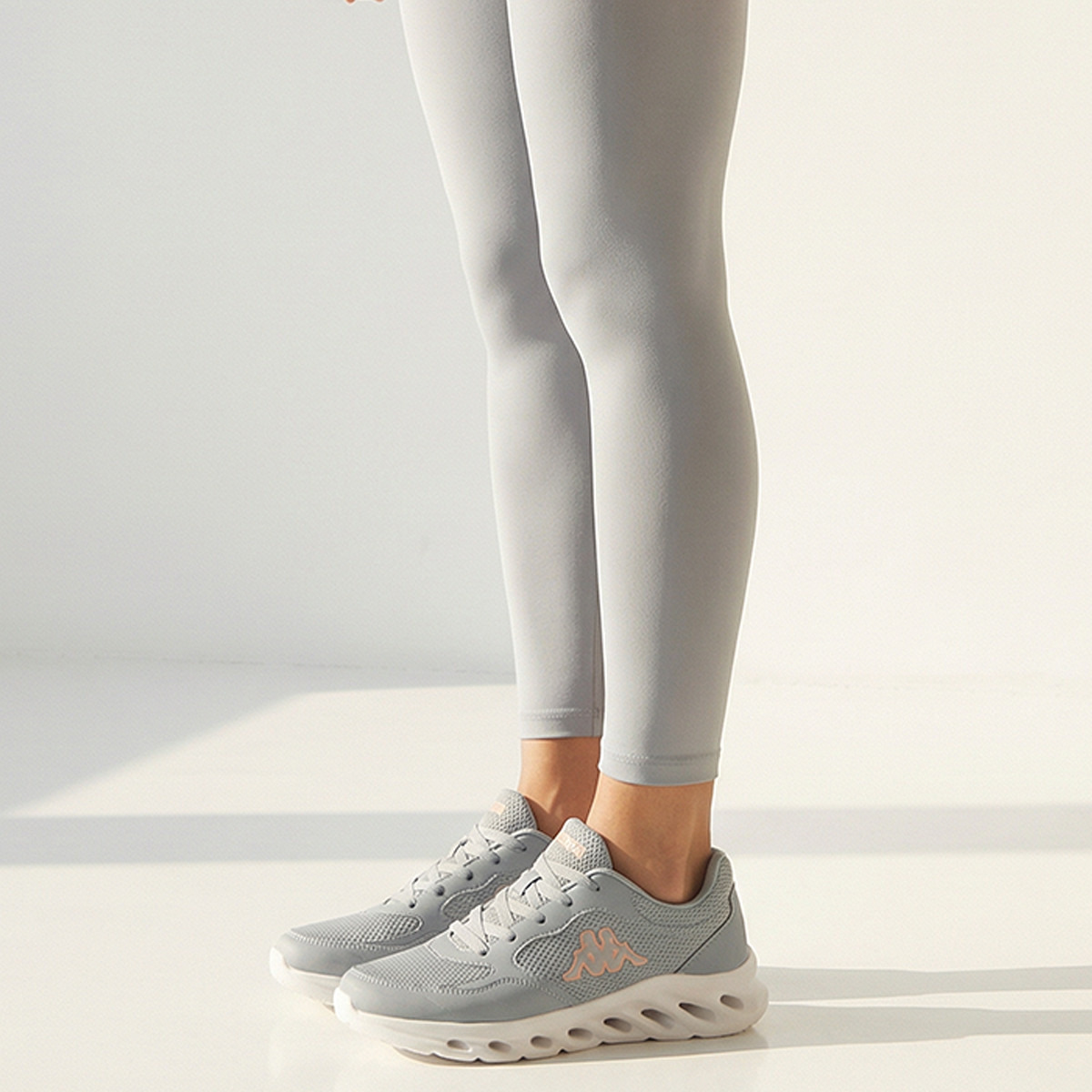 حذاء رياضي برباط للنساء من كابا-sports-women-shoes-image-6
