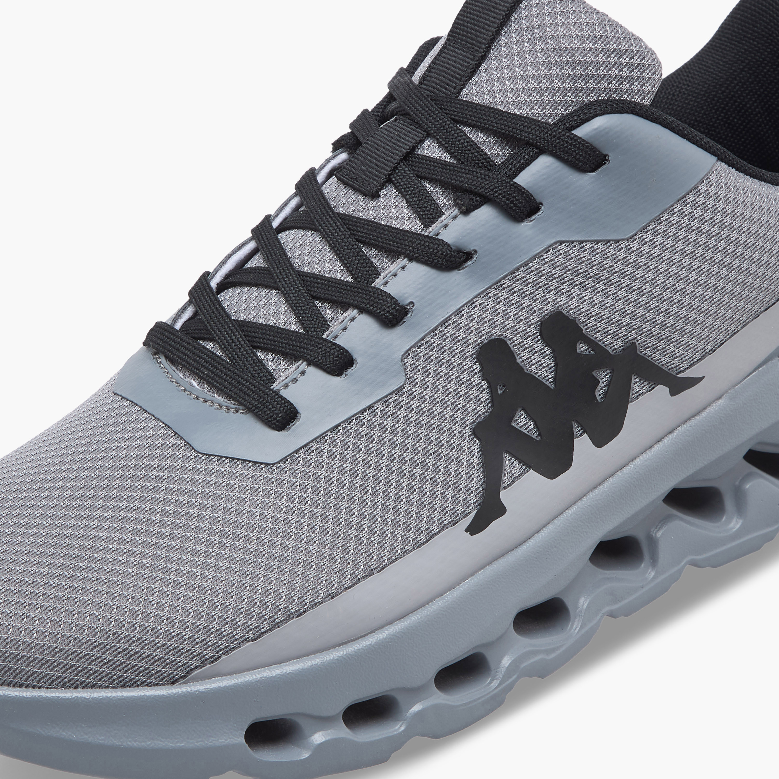 حذاء رياضي بطبعات شعار ورباط إغلاق للرجال من كابا-men-shoes-sports-image-4