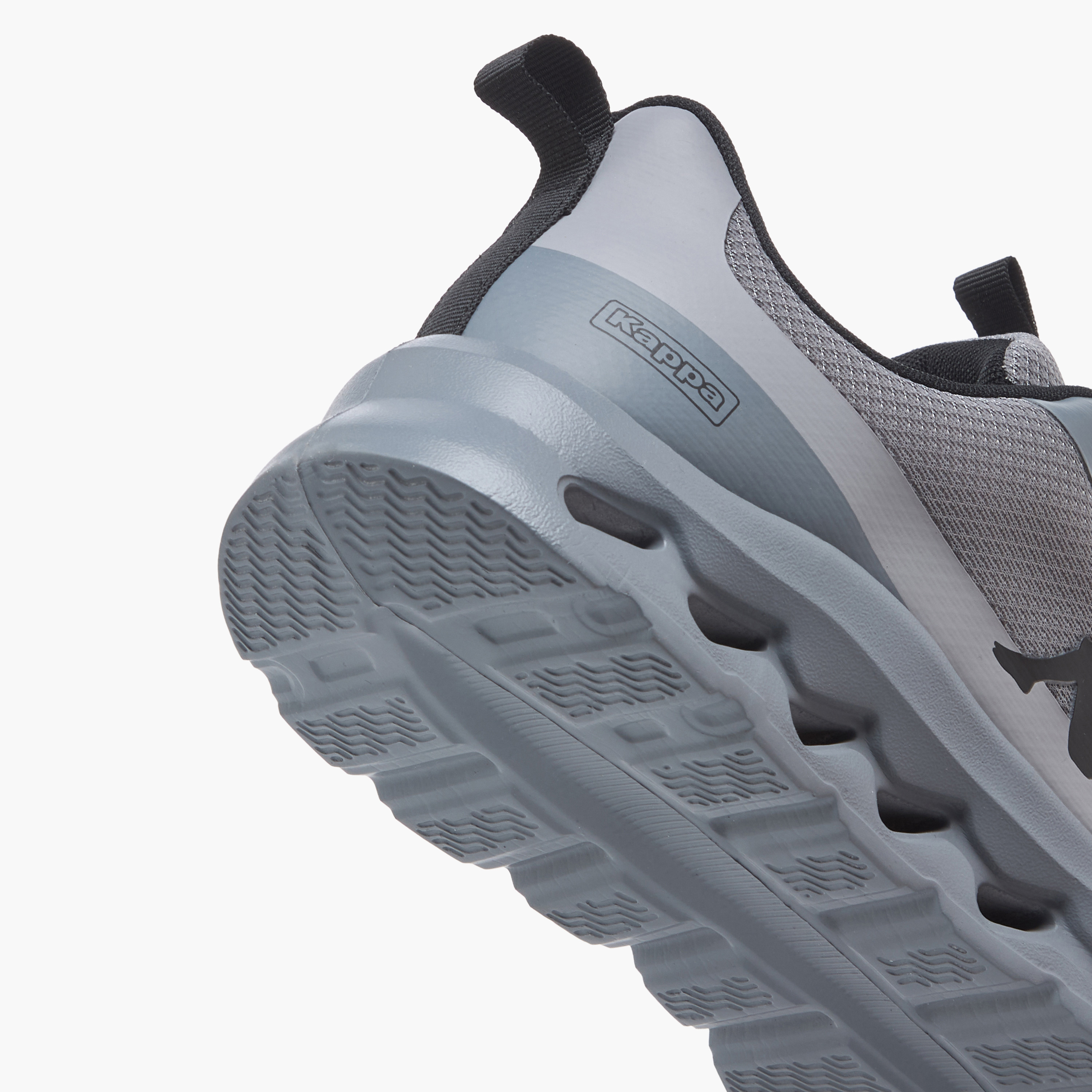 حذاء رياضي بطبعات شعار ورباط إغلاق للرجال من كابا-men-shoes-sports-image-5