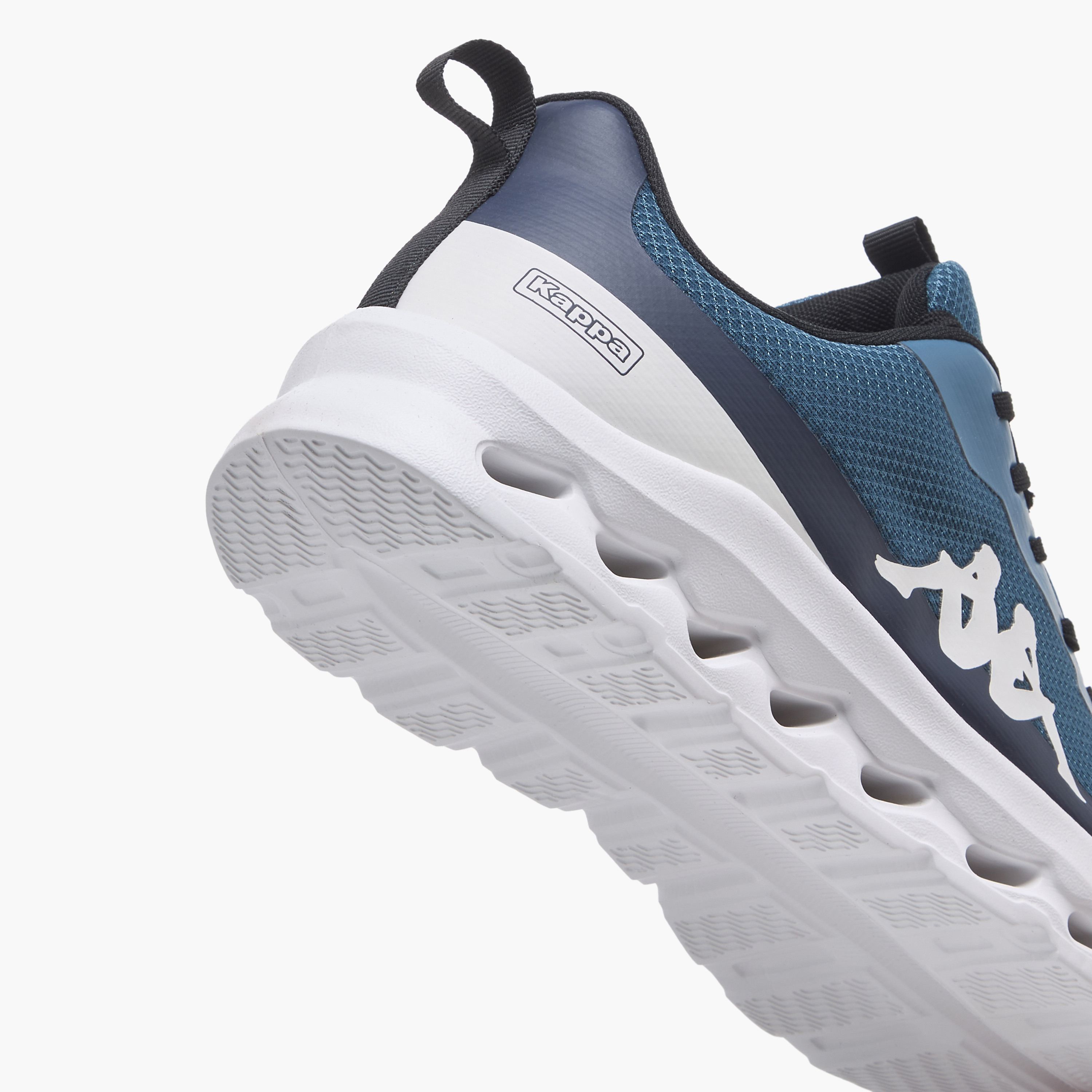حذاء رياضي بطبعات شعار ورباط إغلاق للرجال من كابا-men-shoes-sports-image-5