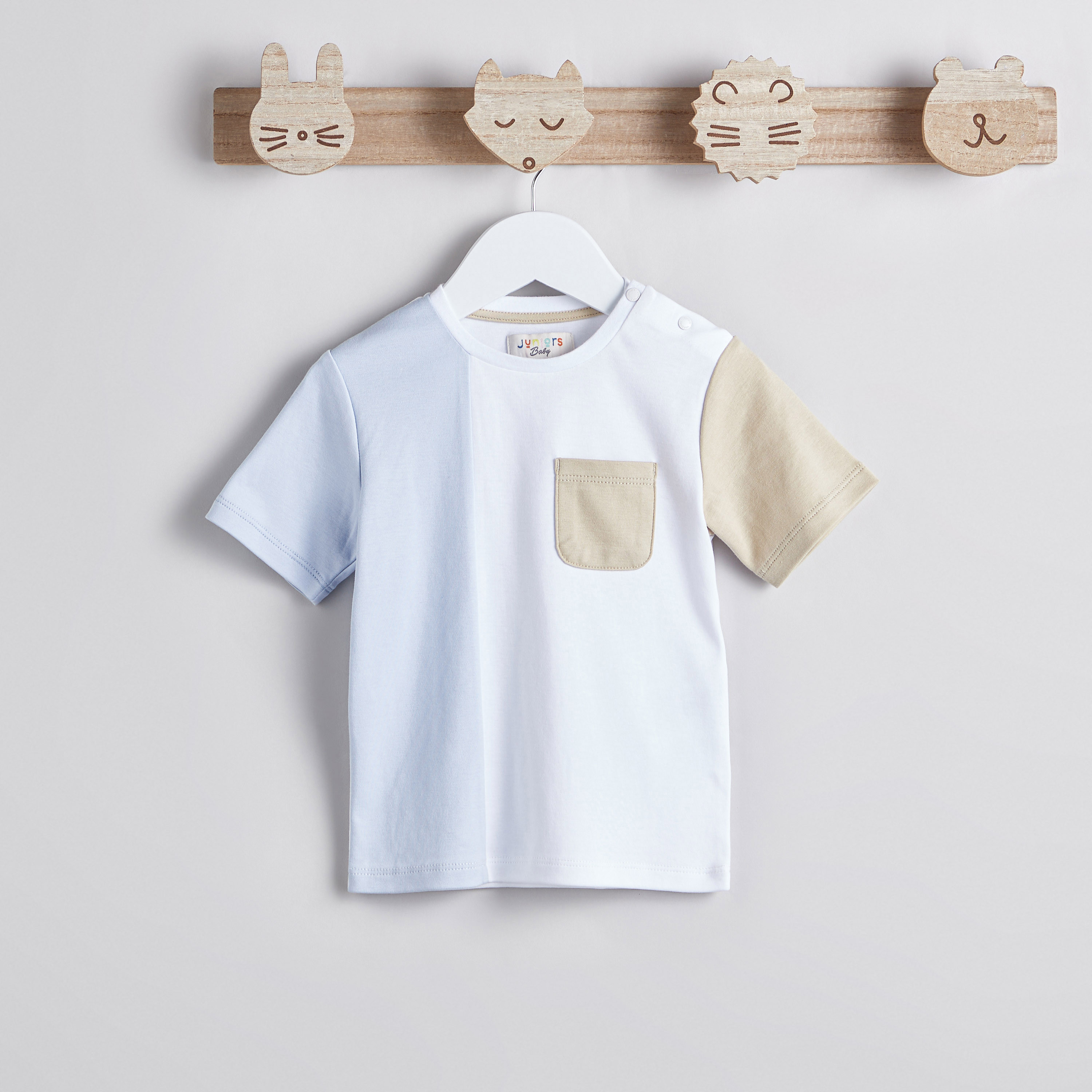 طقم تيشيرت بقوالب ملوّنة مع شورت من جونيورز-baby-boys-clothing-setsandcoords-image-2