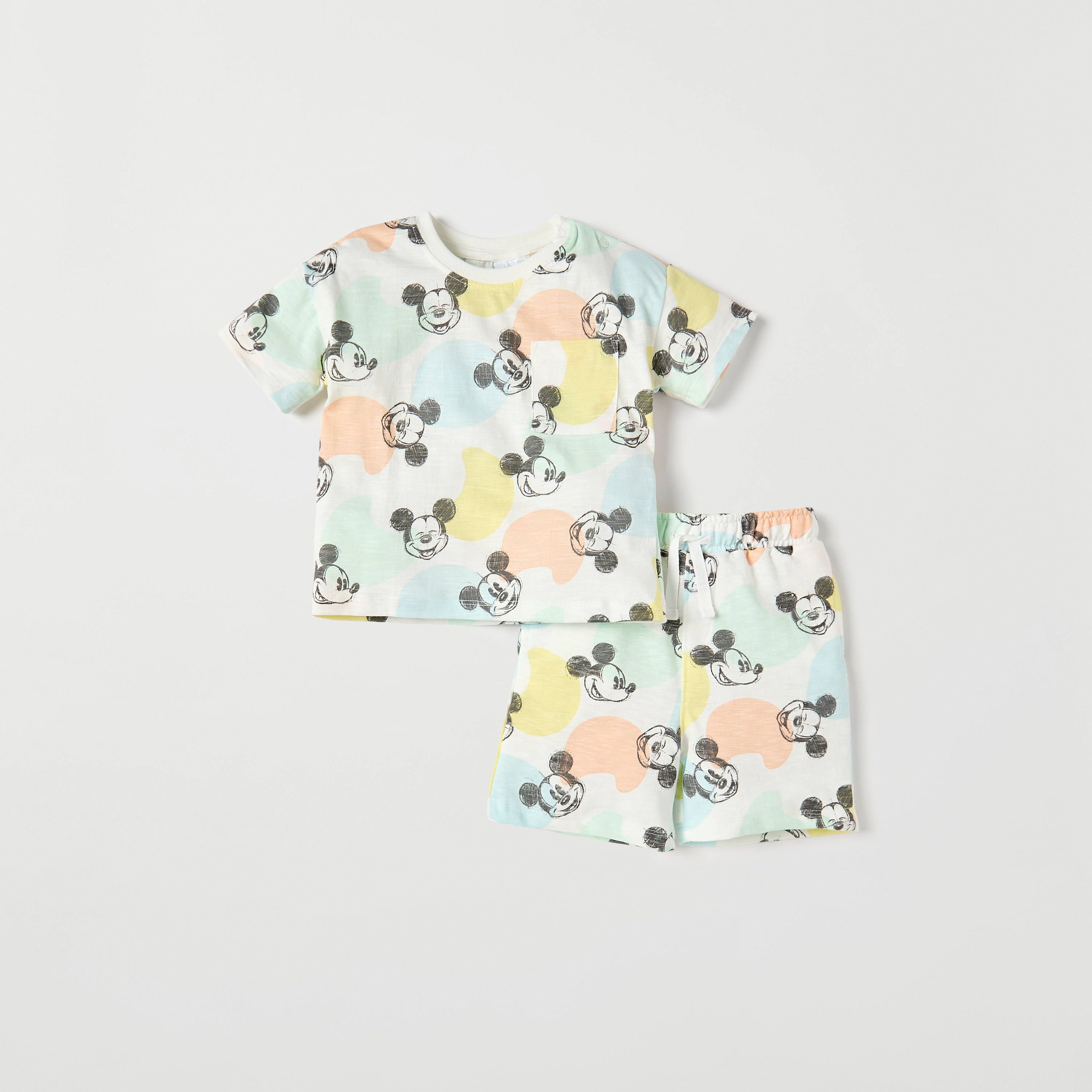 طقم تيشيرت بطبعات ميكي ماوس وشورت من ديزني-baby-boys-clothing-setsandcoords-image-1