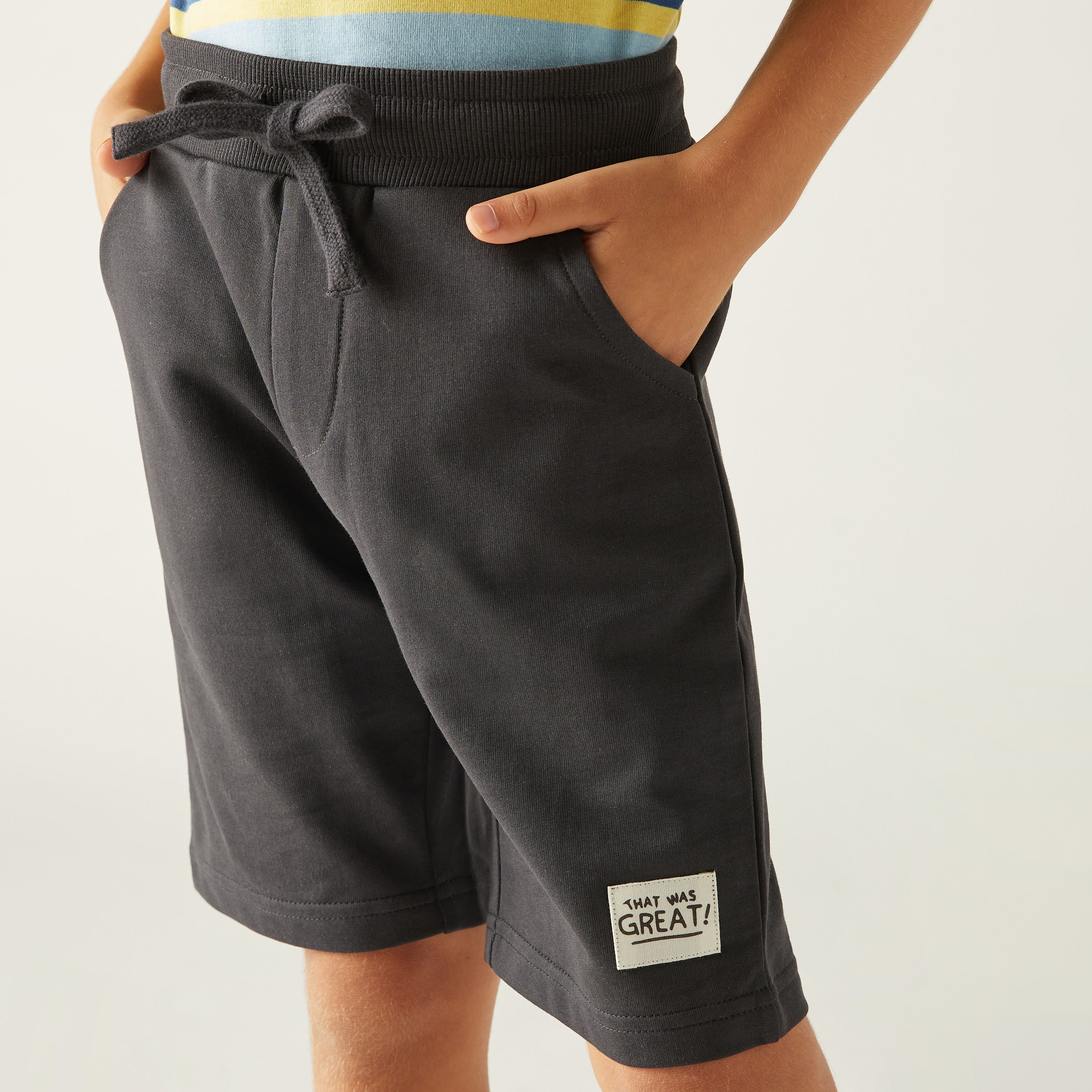شورت سادة بجيوب ورباط إغلاق من جونيورز-baby-boys-clothing-bottoms-shorts-image-4