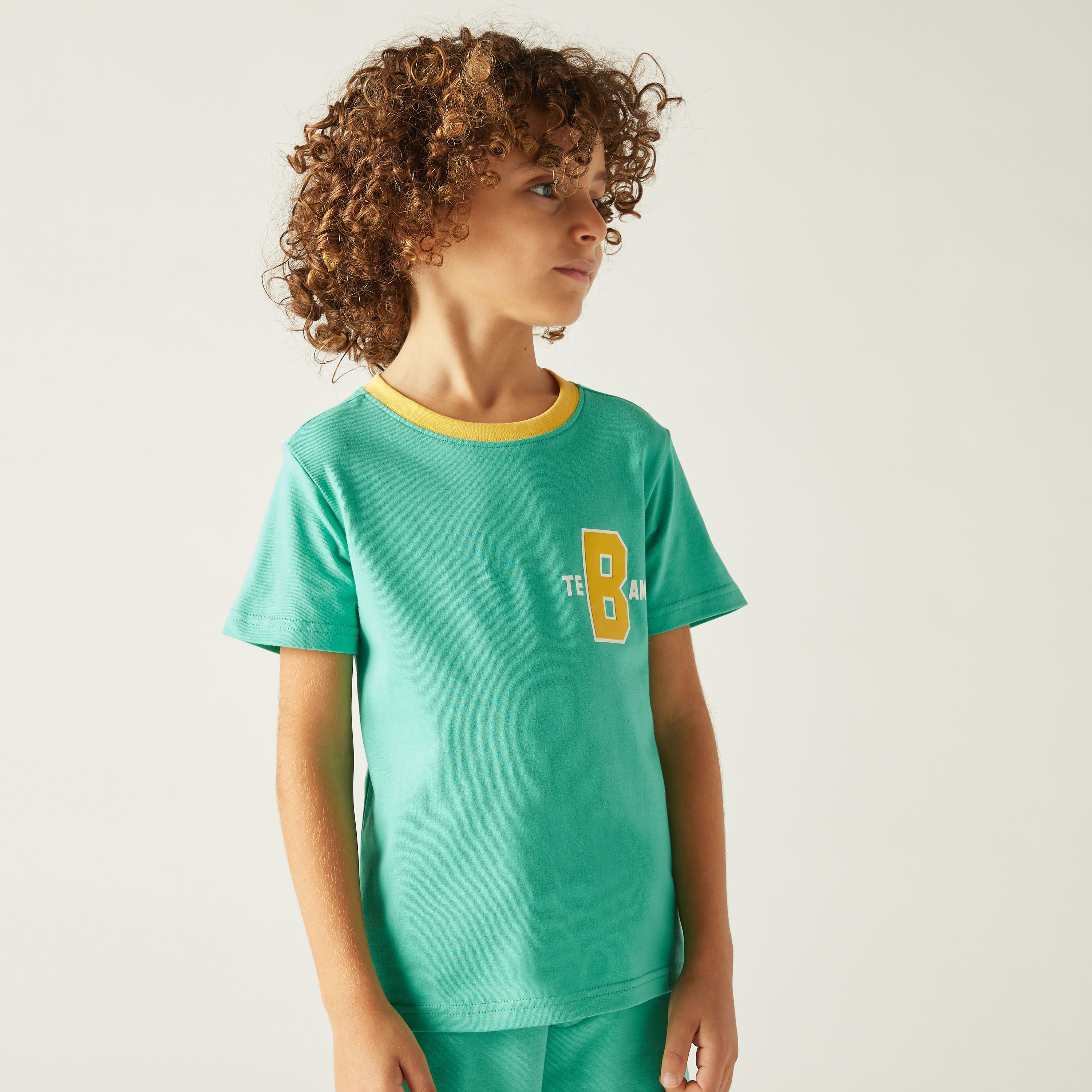 طقم شورت وتيشيرت بطبعات- 3 قطع من جونيورز-boys-clothing-setsandcoords-image-3