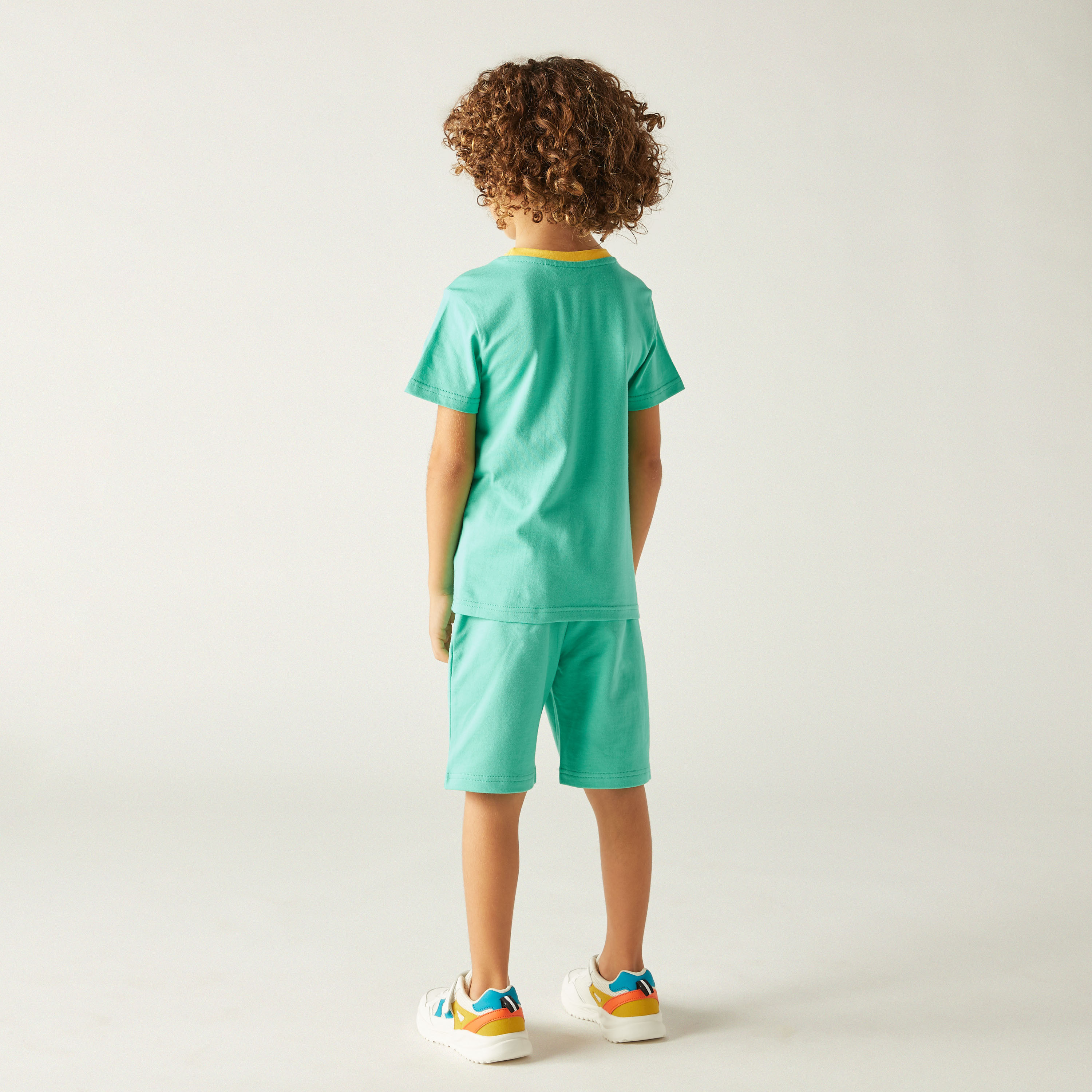 طقم شورت وتيشيرت بطبعات- 3 قطع من جونيورز-boys-clothing-setsandcoords-image-5