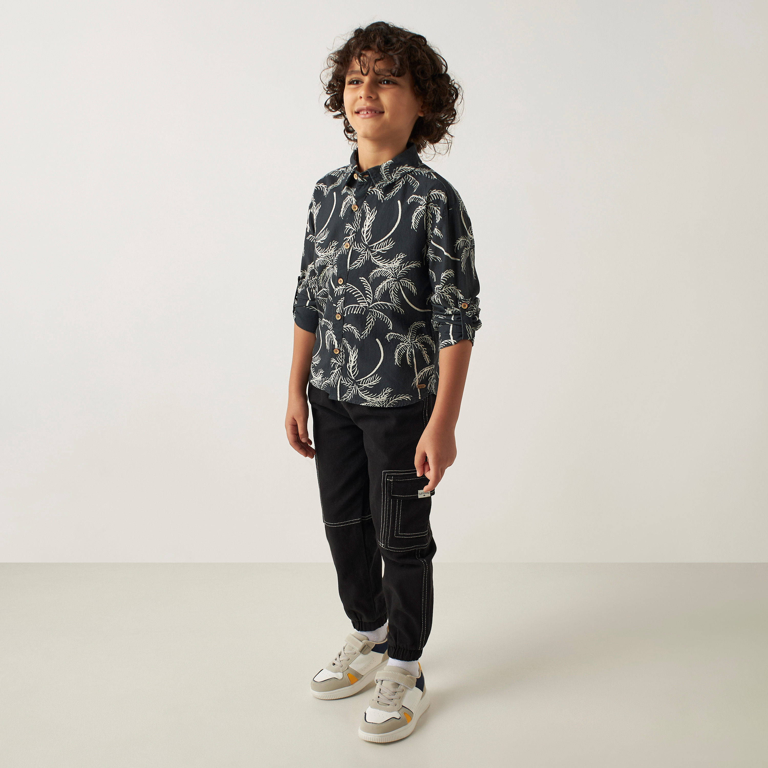 Lee Cooper Solid Joggers with Drawstring Closure and Pockets-boys-clothing-bottoms-joggersandtrackpants-image-2