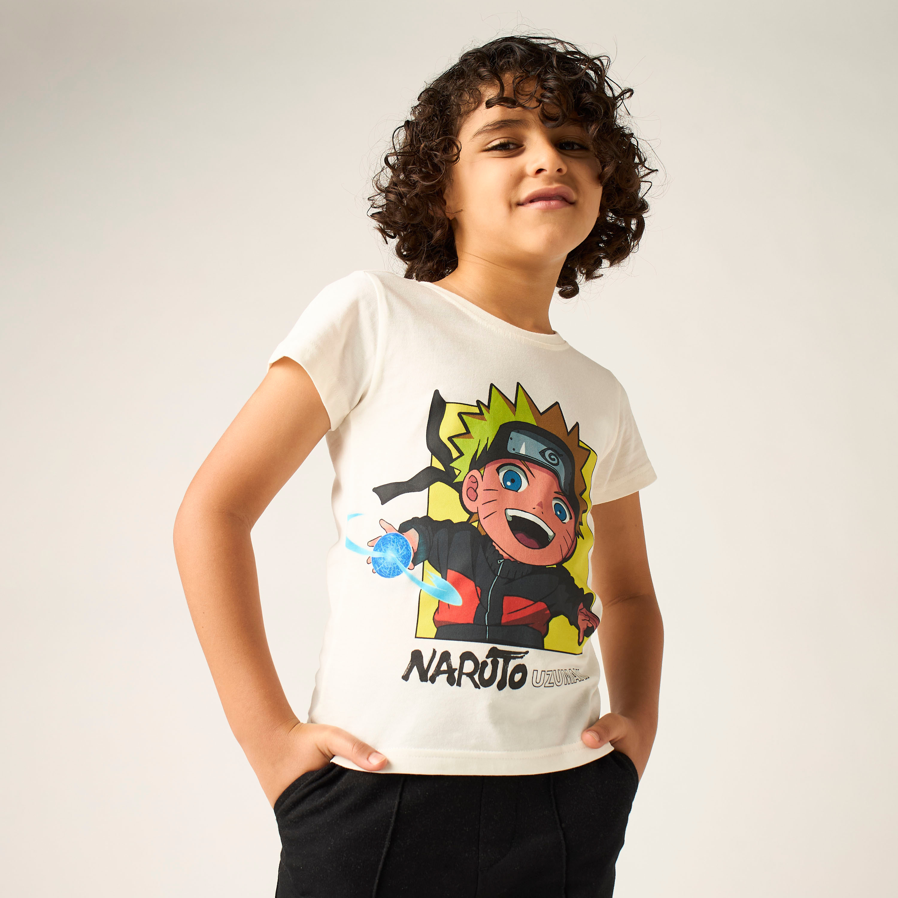 تيشيرت بياقة ضيّقة وأكمام قصيرة وطبعات ناروتو من تي في توكيو-boys-clothing-tshirtsandpolos-image-1
