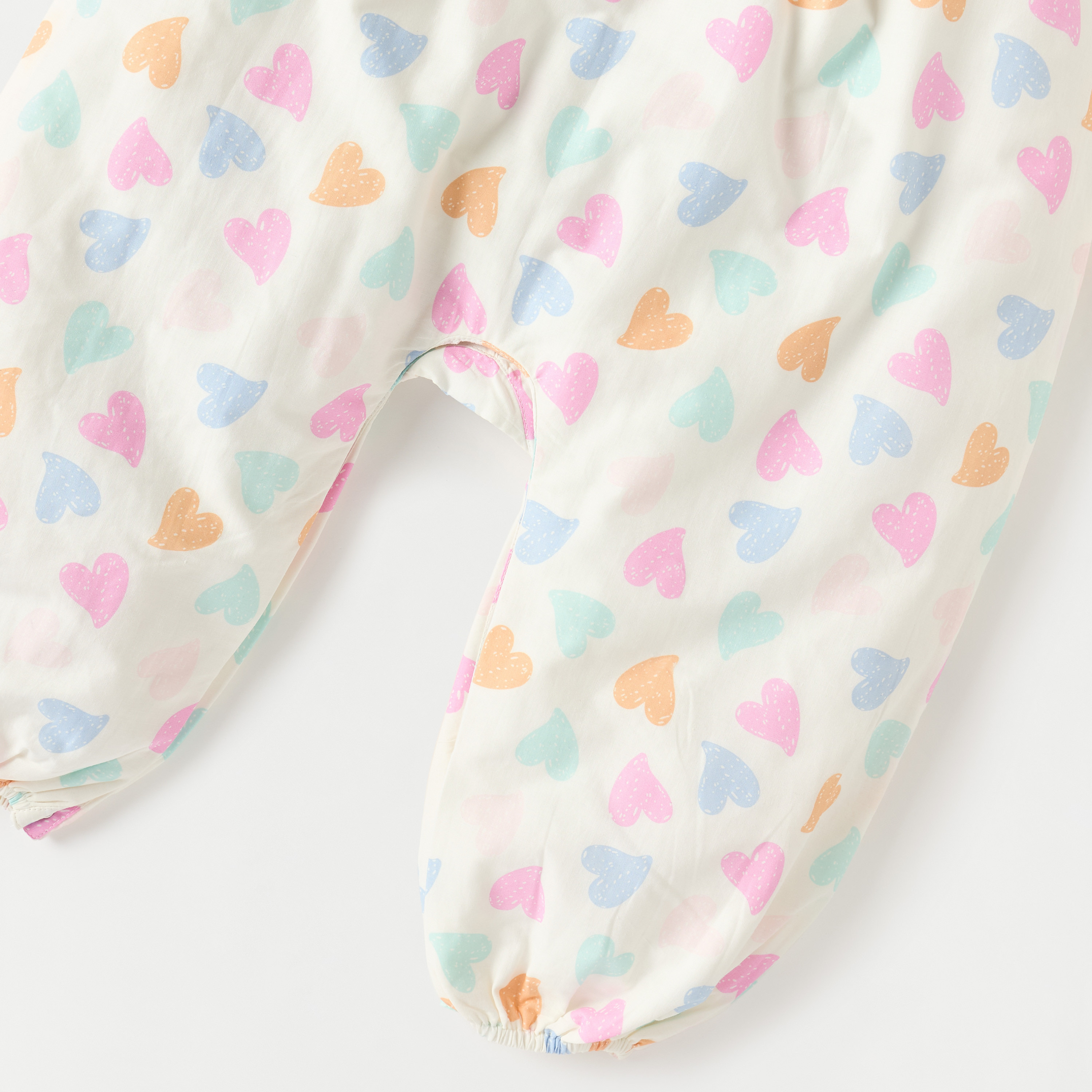 أفرول دون أكمام بكشكش وطبعات قلب من جونيورز-baby-girls-clothing-rompers-image-3