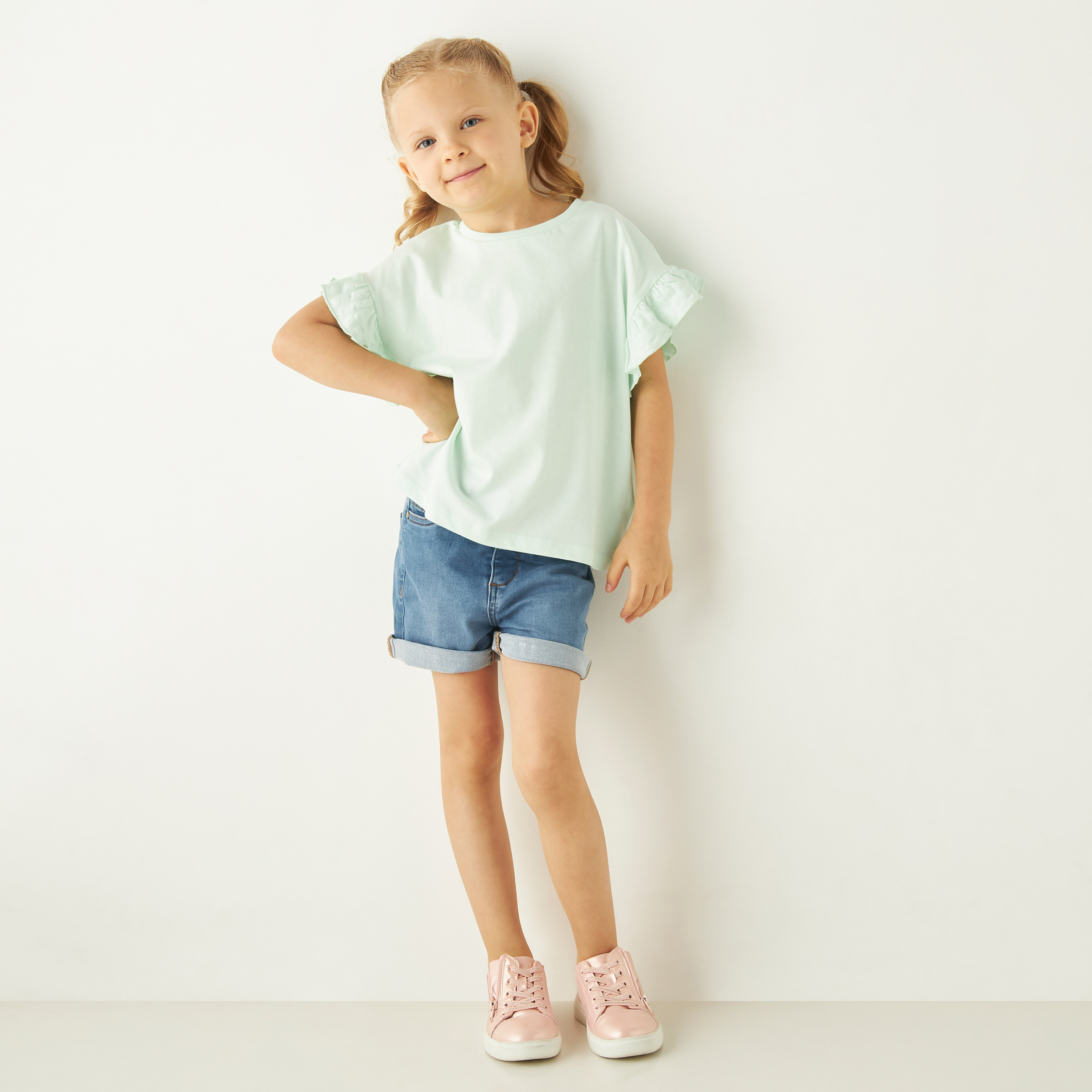 تيشيرت سادة بياقة مستديرة وأكمام قصيرة كشكش من جونيورز-girls-clothing-tshirts-image-2
