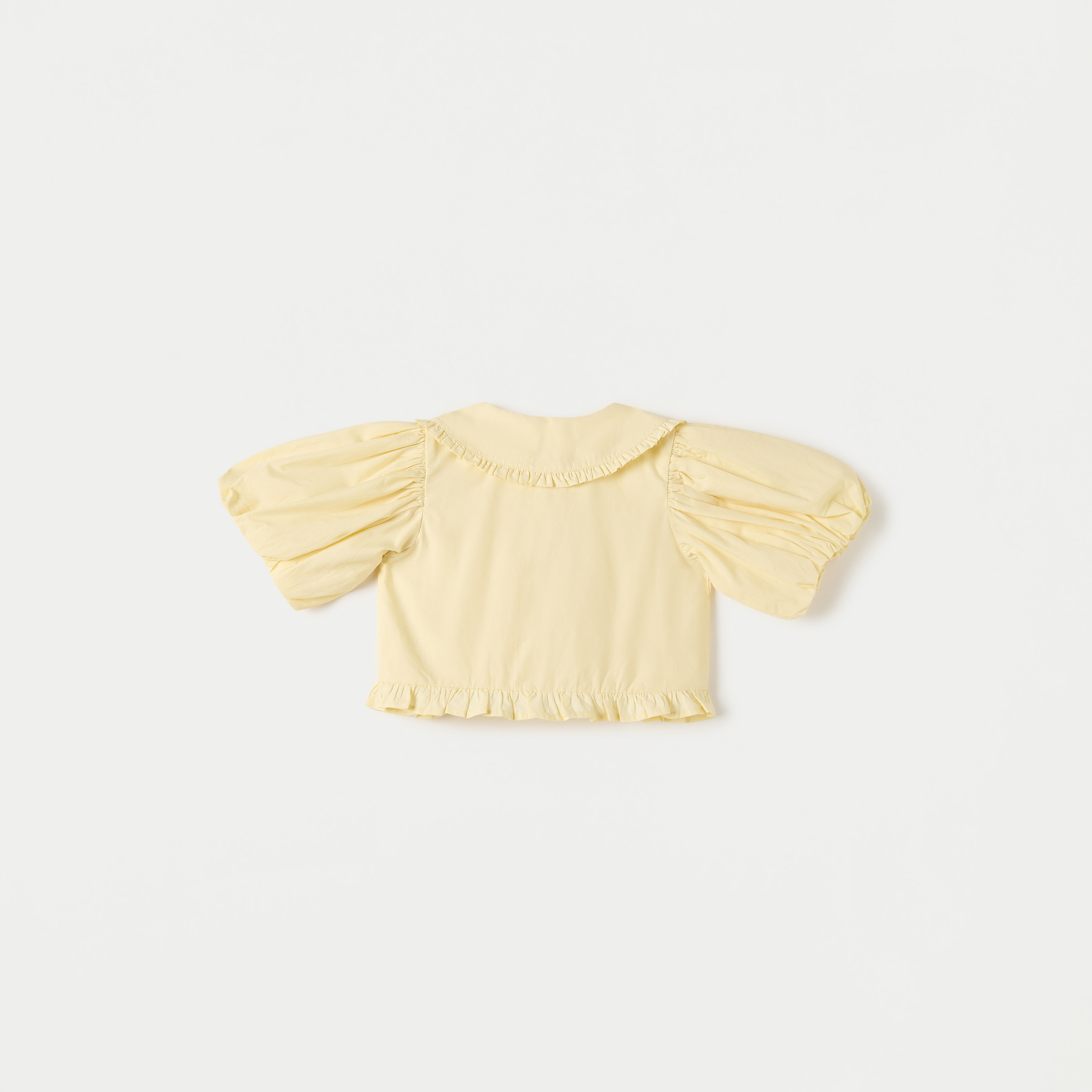 بلوزة إيه لاين بياقة بيتر بان وتفاصيل كشكش من جونيورز-baby-girls-clothing-blousesandshirts-image-3