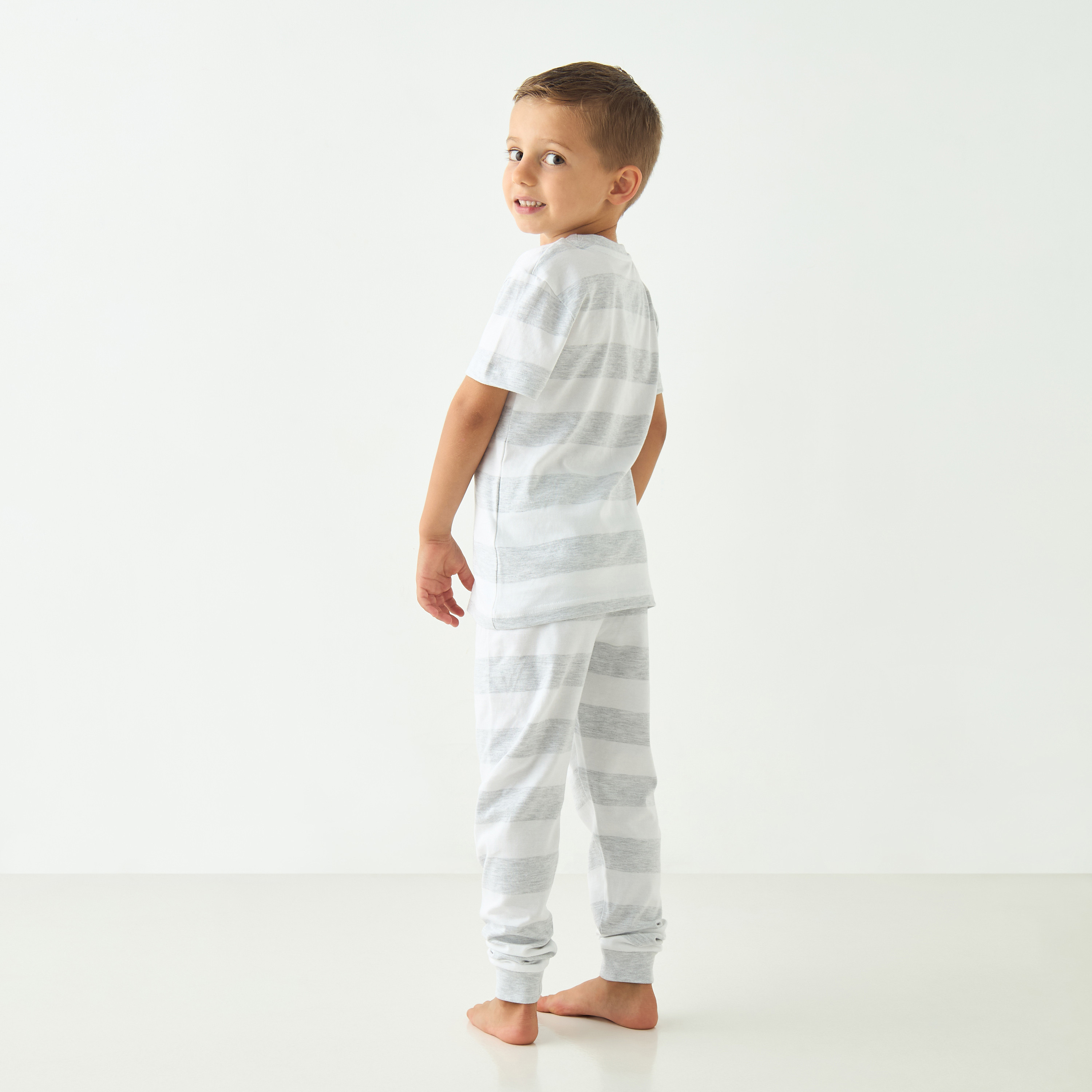 طقم بيجاما وتيشيرت مخطط من جونيورز-boys-clothing-nightwear-image-4