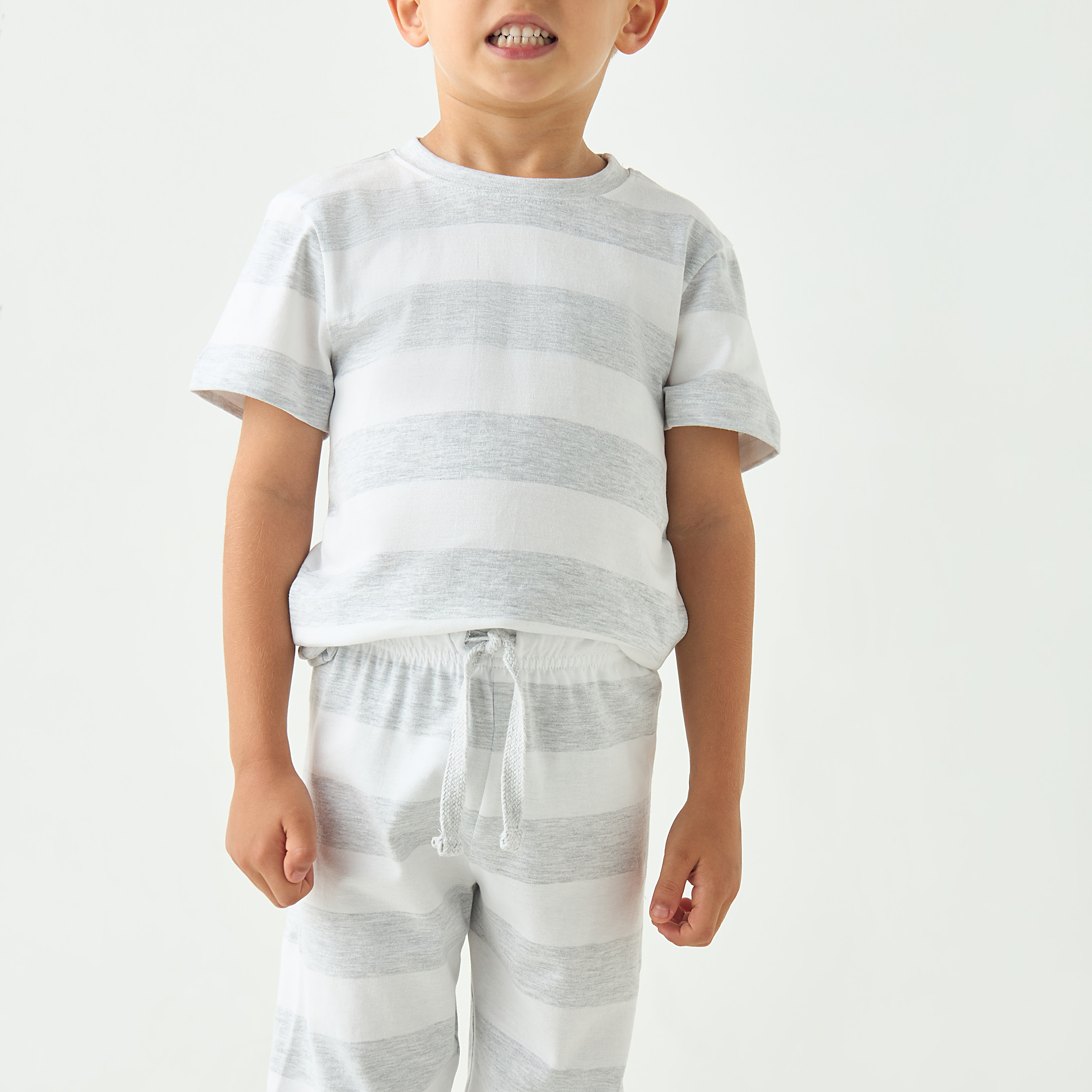 طقم بيجاما وتيشيرت مخطط من جونيورز-boys-clothing-nightwear-image-5