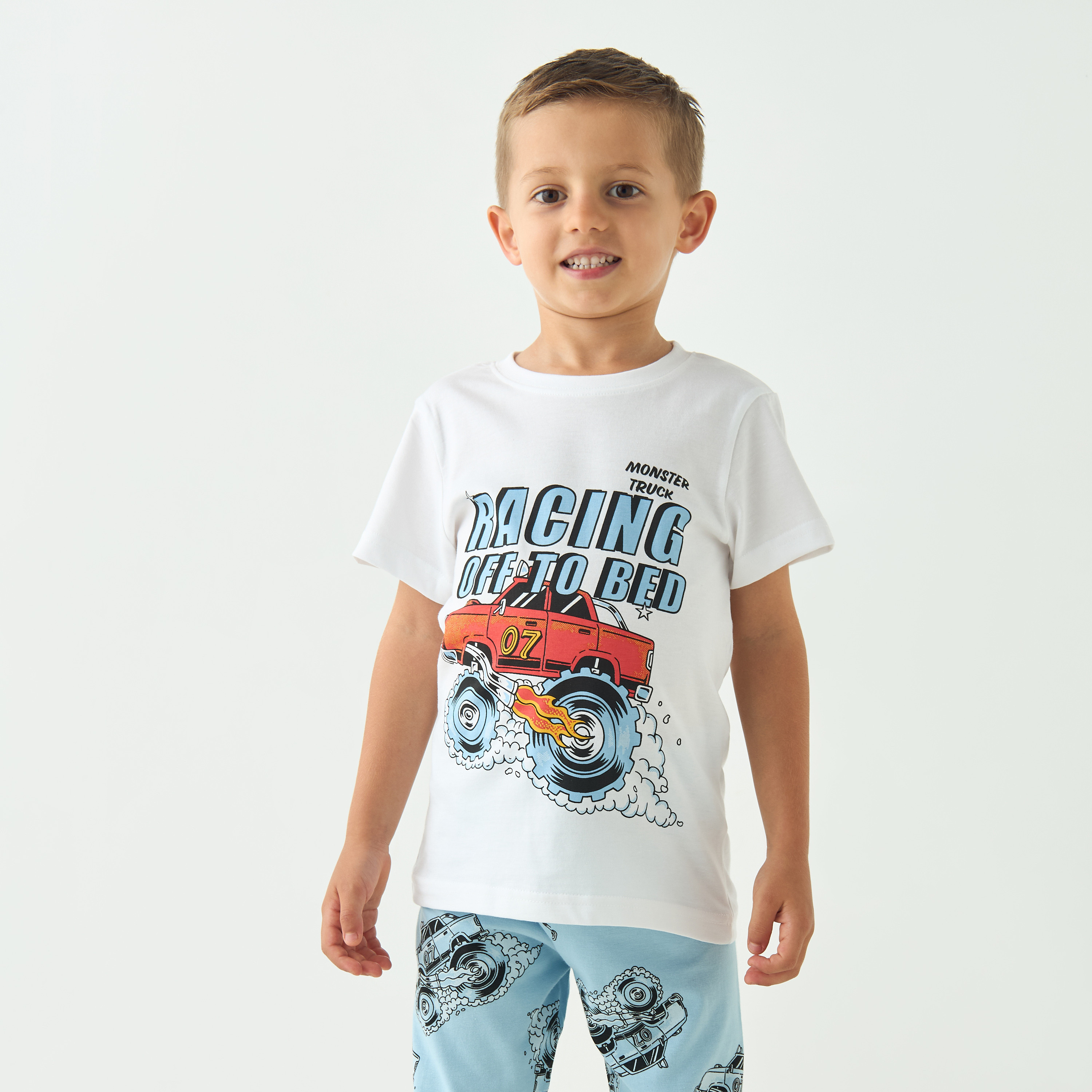 طقم بنطلون بيجاما وتيشيرت بطبعات مونستر تراك من جونيورز-boys-clothing-nightwear-image-4