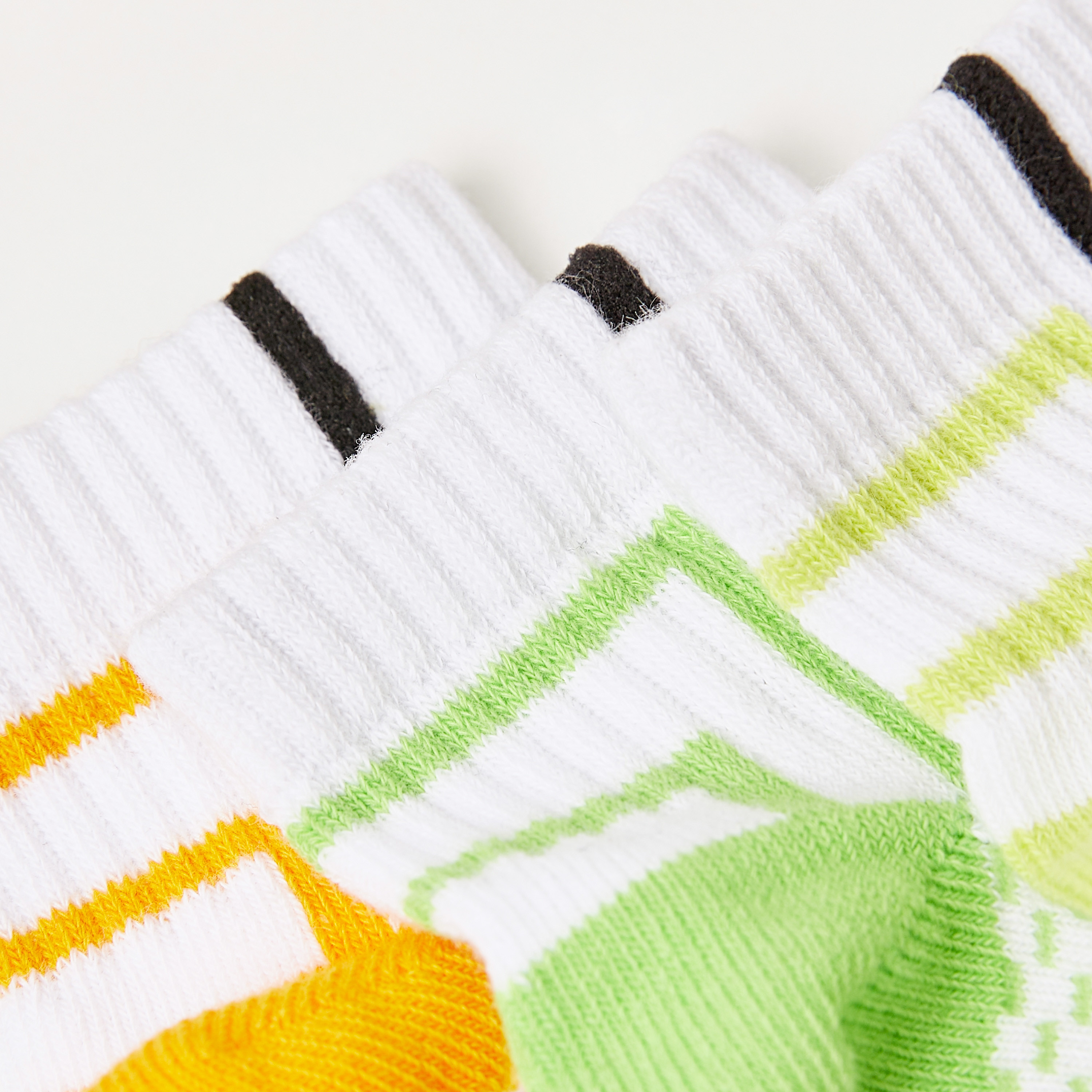 جوارب بارزة الملمس بطول الكاحل من جونيورز - طقم من 3 أزواج-boys-accessories-socks-image-3