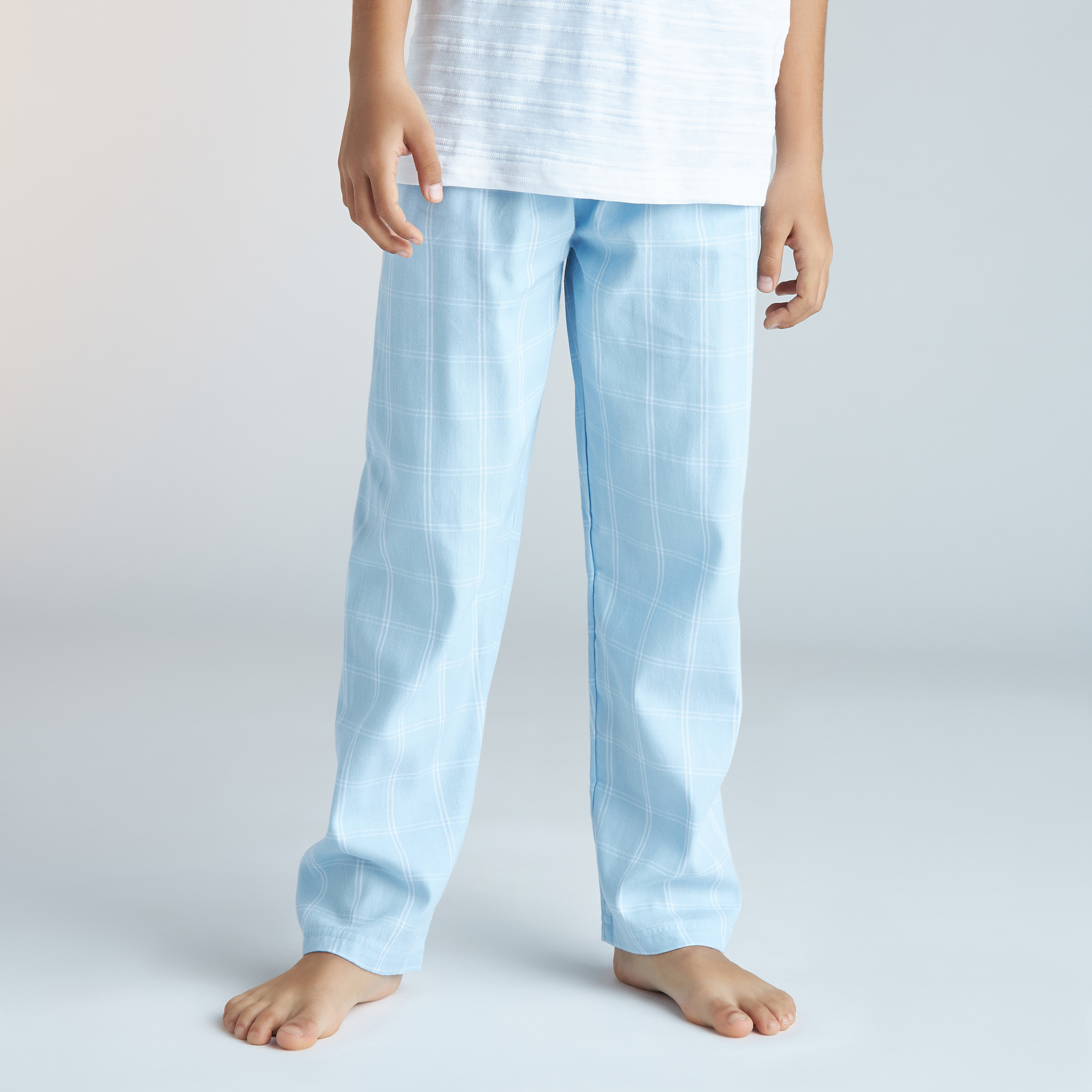 طقم تيشيرت مخطط وبنطلون بيجاما مربعات من جونيورز-boys-clothing-nightwear-image-3