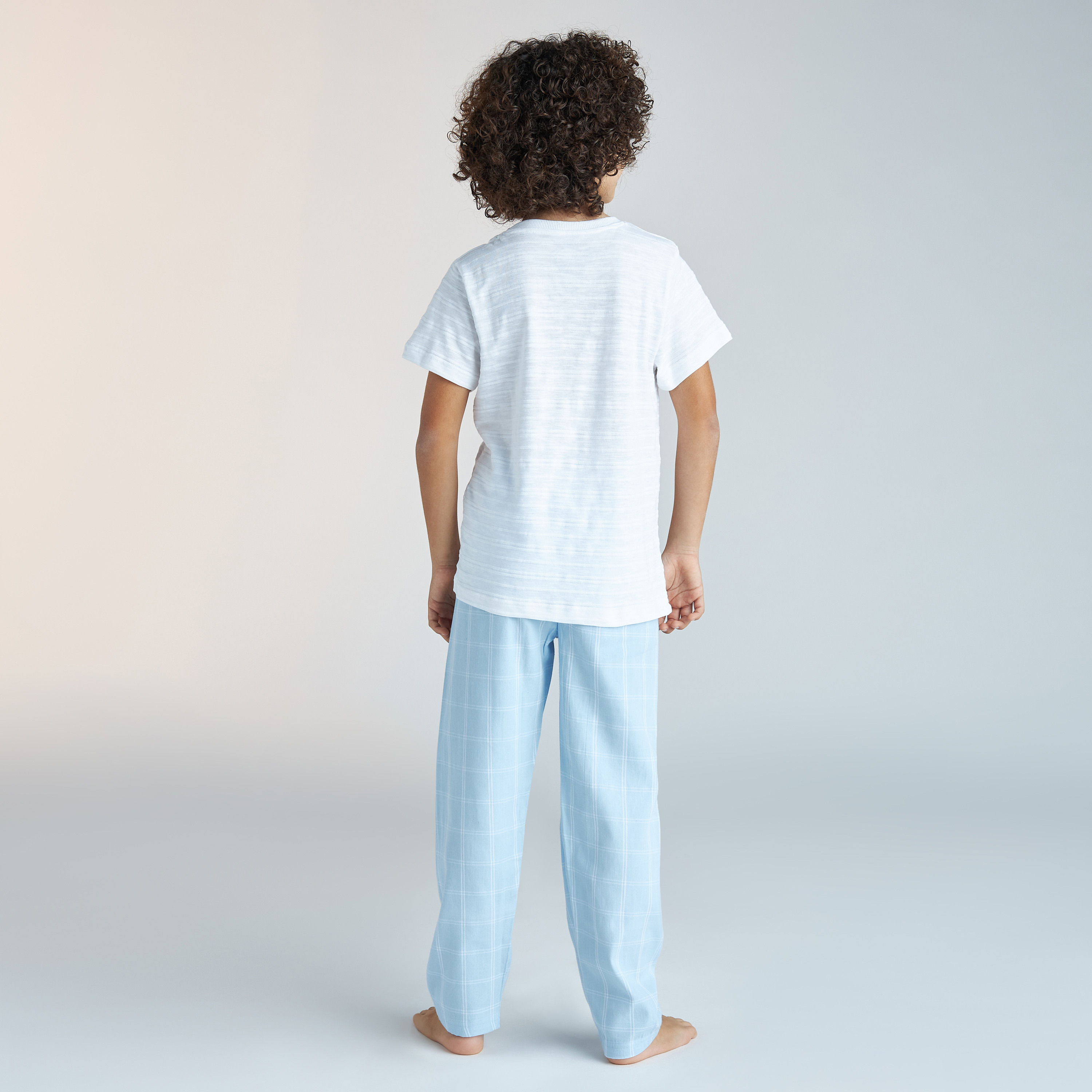 طقم تيشيرت مخطط وبنطلون بيجاما مربعات من جونيورز-boys-clothing-nightwear-image-4