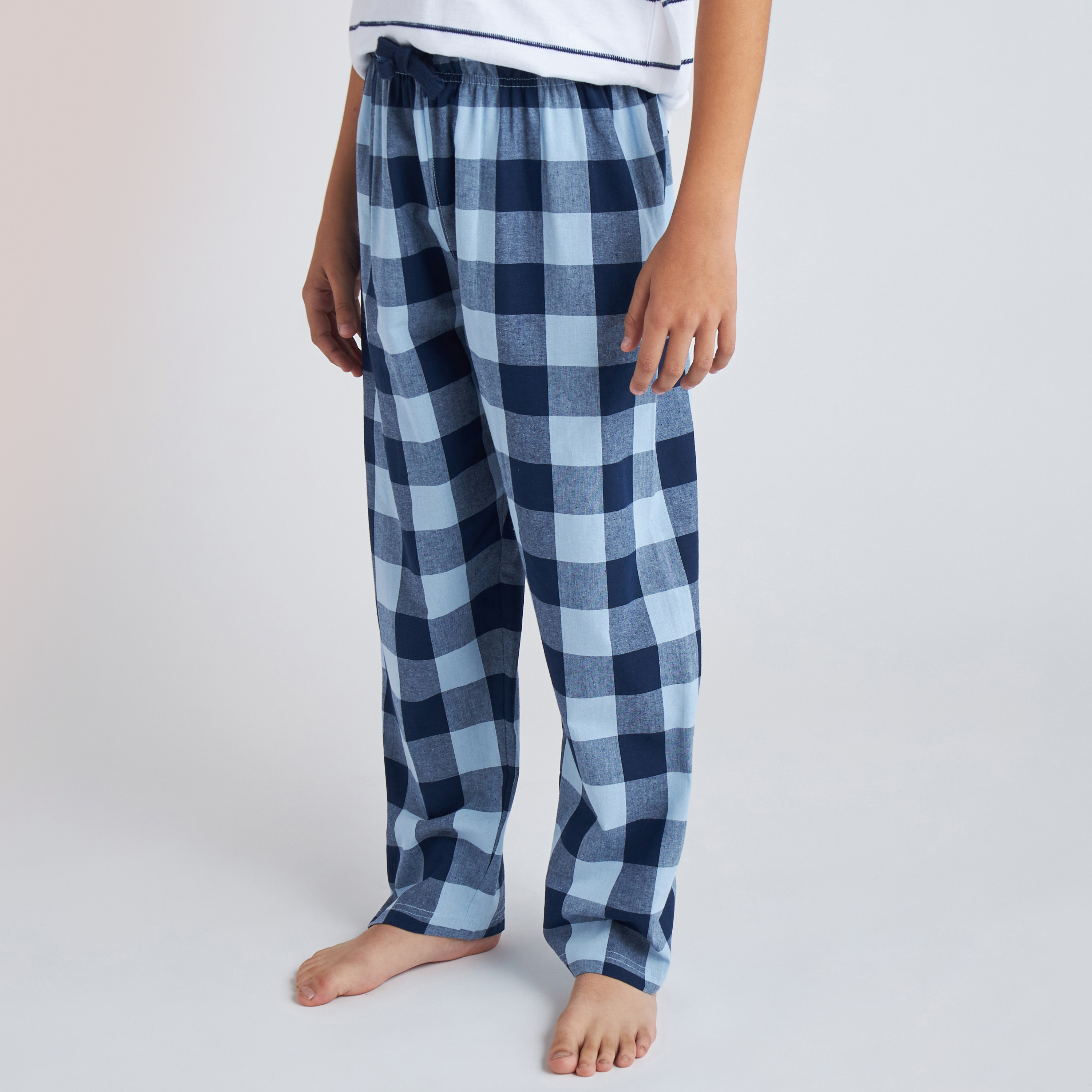 طقم بنطلون بيجاما وتيشيرت قطن مقلّم من جونيورز-boys-clothing-nightwear-image-3