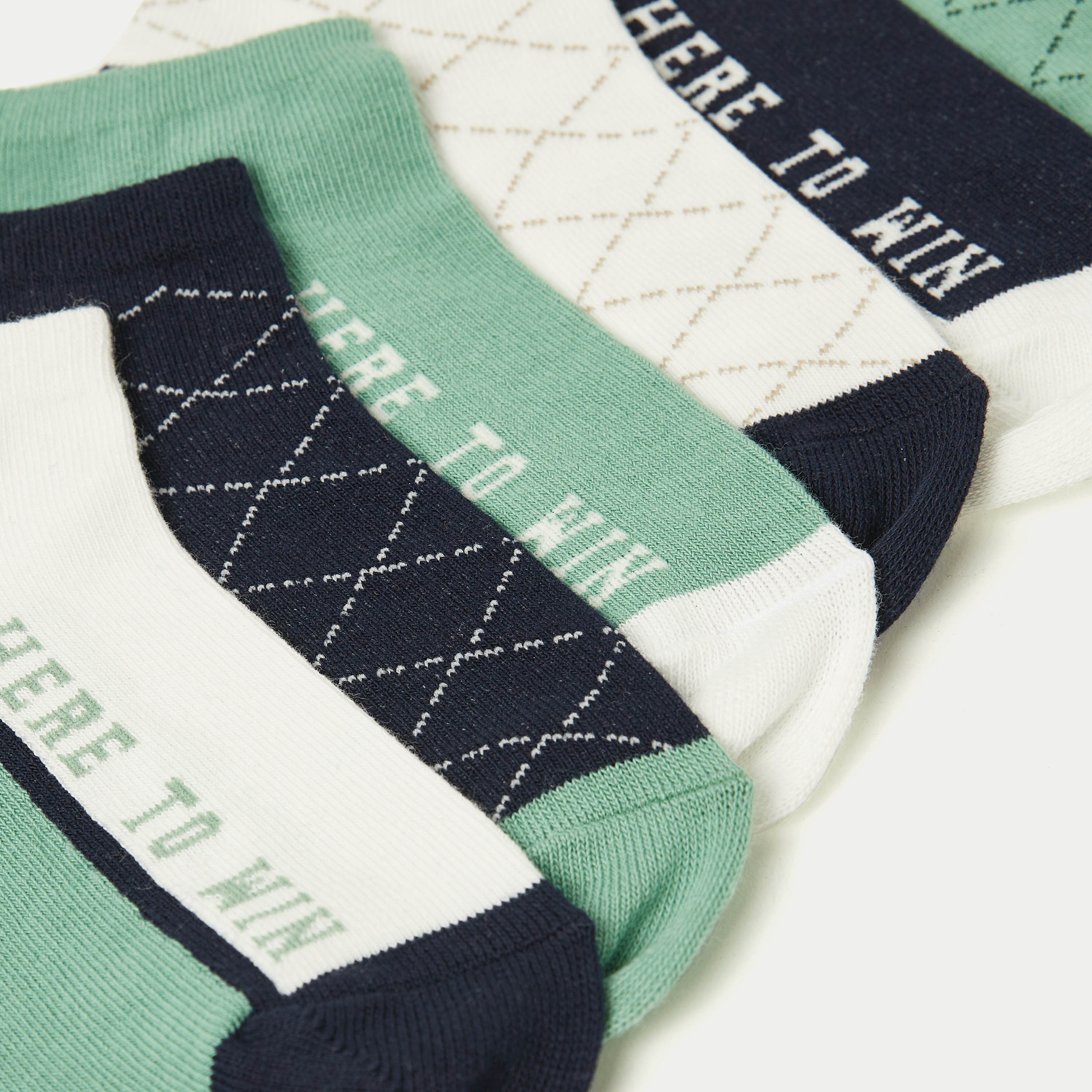 جوارب بطول الكاحل وطبعات من جونيورز – طقم 7 أزواج-boys-accessories-socks-image-3