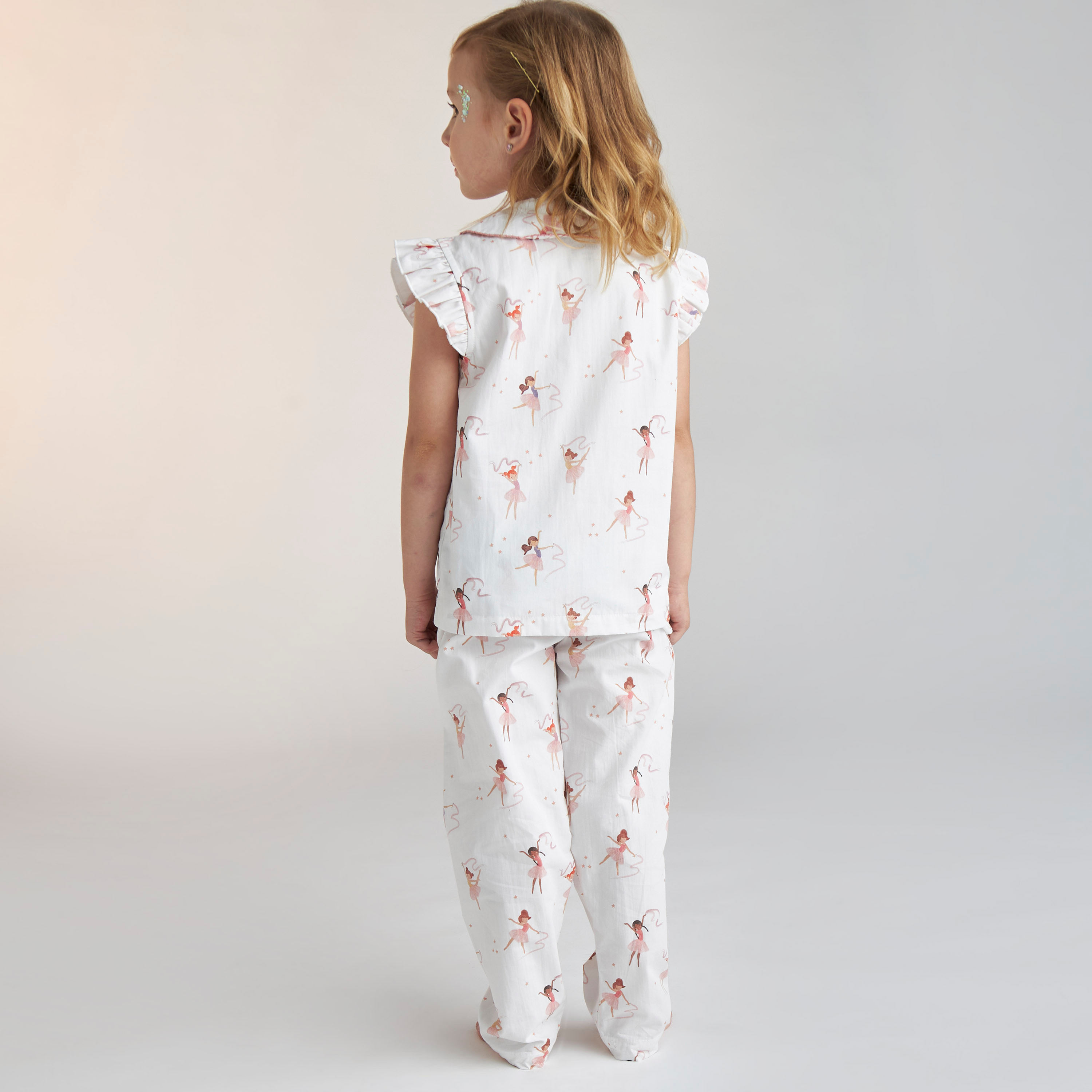 طقم بنطلون بيجاما وبلوزة قطن بطبعات باليرينا من جونيورز-girls-clothing-nightwear-image-4