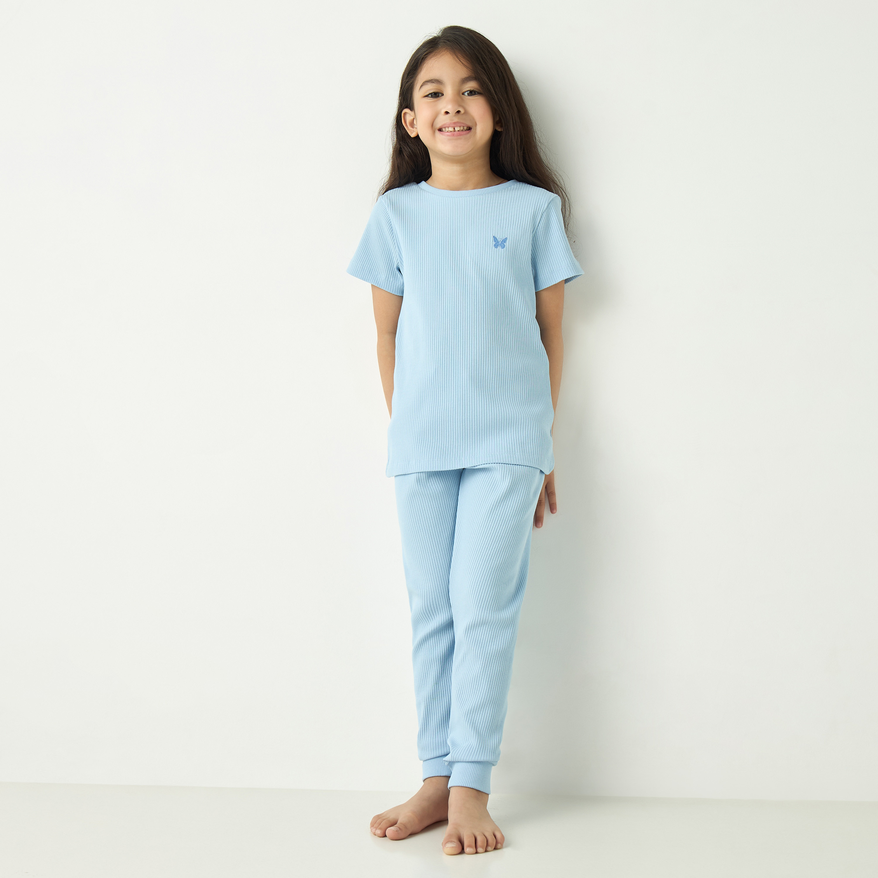 طقم بنطلون بيجاما وتيشيرت مضلع بأكمام قصيرة من جونيورز-girls-clothing-nightwear-image-1