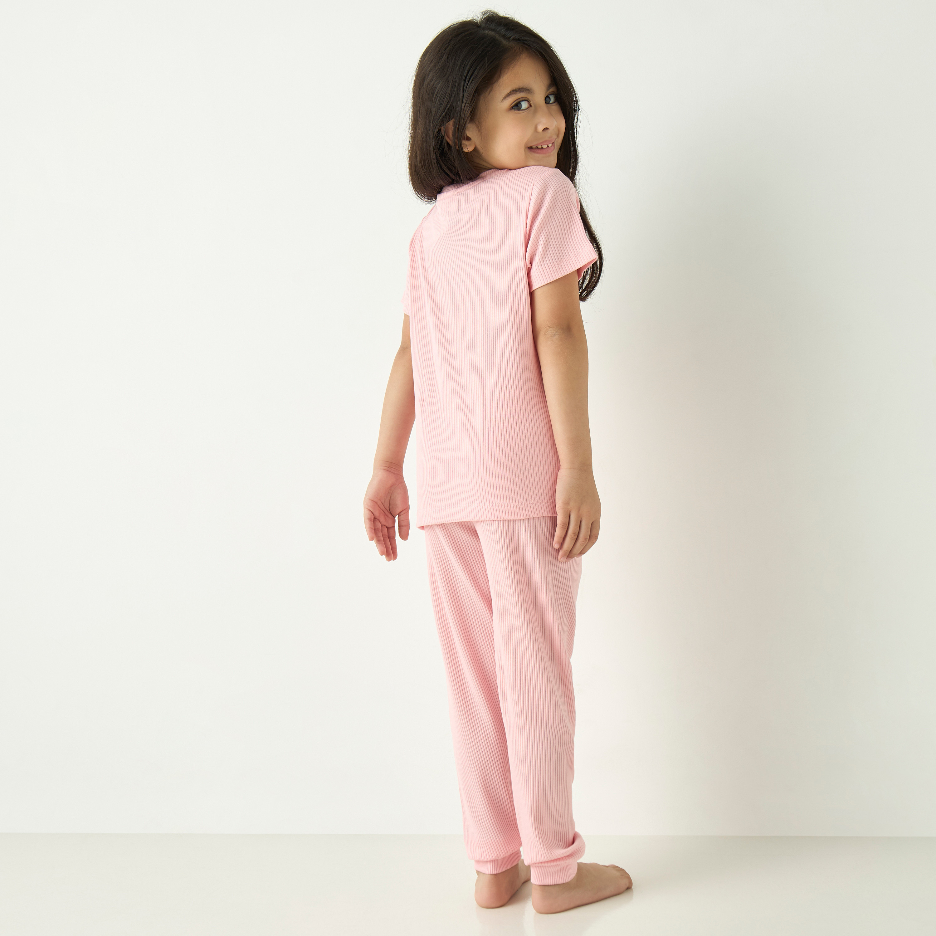 طقم بنطلون بيجاما وتيشيرت مضلع بأكمام قصيرة من جونيورز-girls-clothing-nightwear-image-4