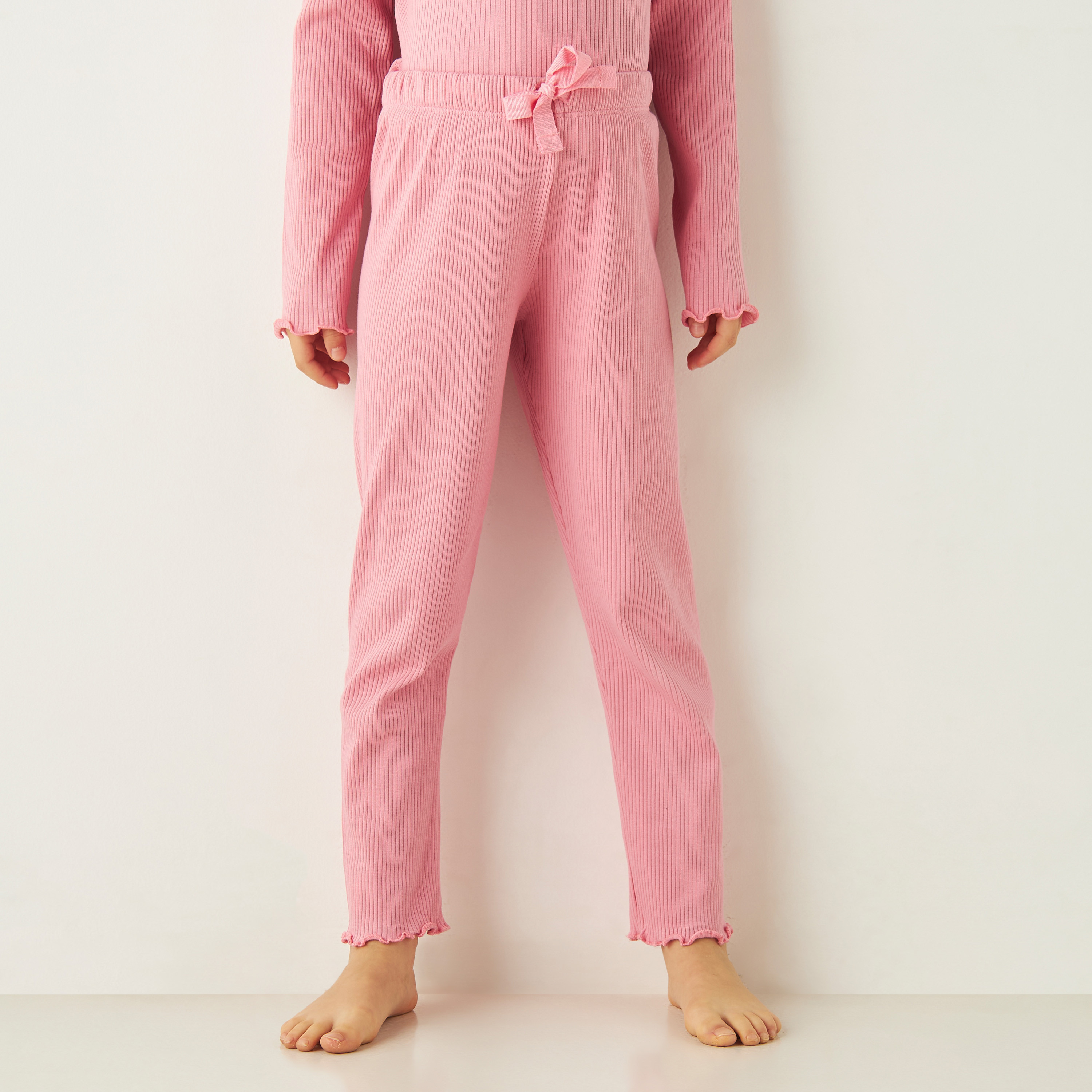 طقم بنطلون بيجاما مطاطي وتيشيرت مضلع بأكمام طويلة من جونيورز-girls-clothing-nightwear-image-3