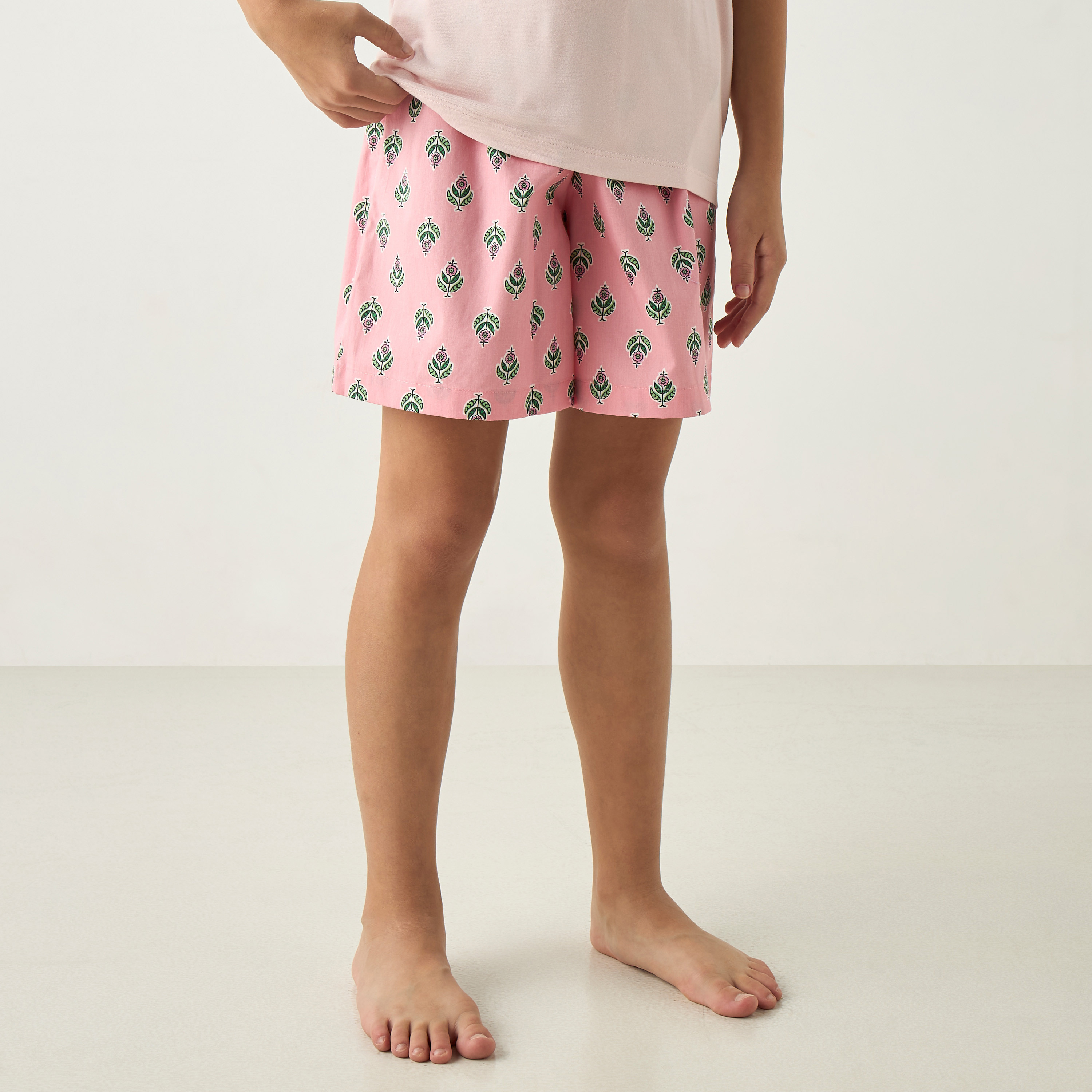طقم تيشيرت وشورت بطبعة جونيورز-girls-clothing-nightwear-image-3