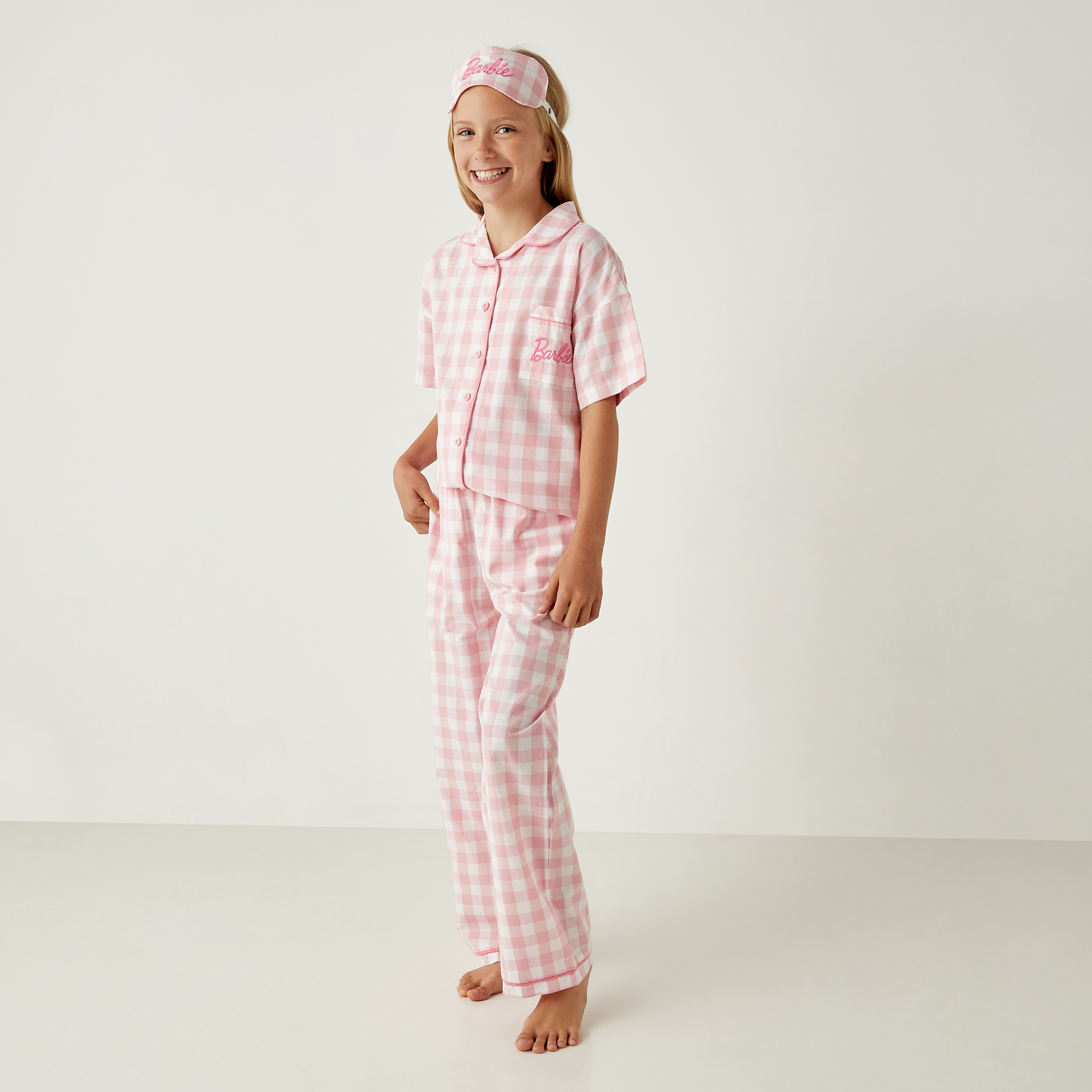 طقم بنطلون بيجاما وقميص كاروهات مطرز من باربي-girls-clothing-nightwear-image-1