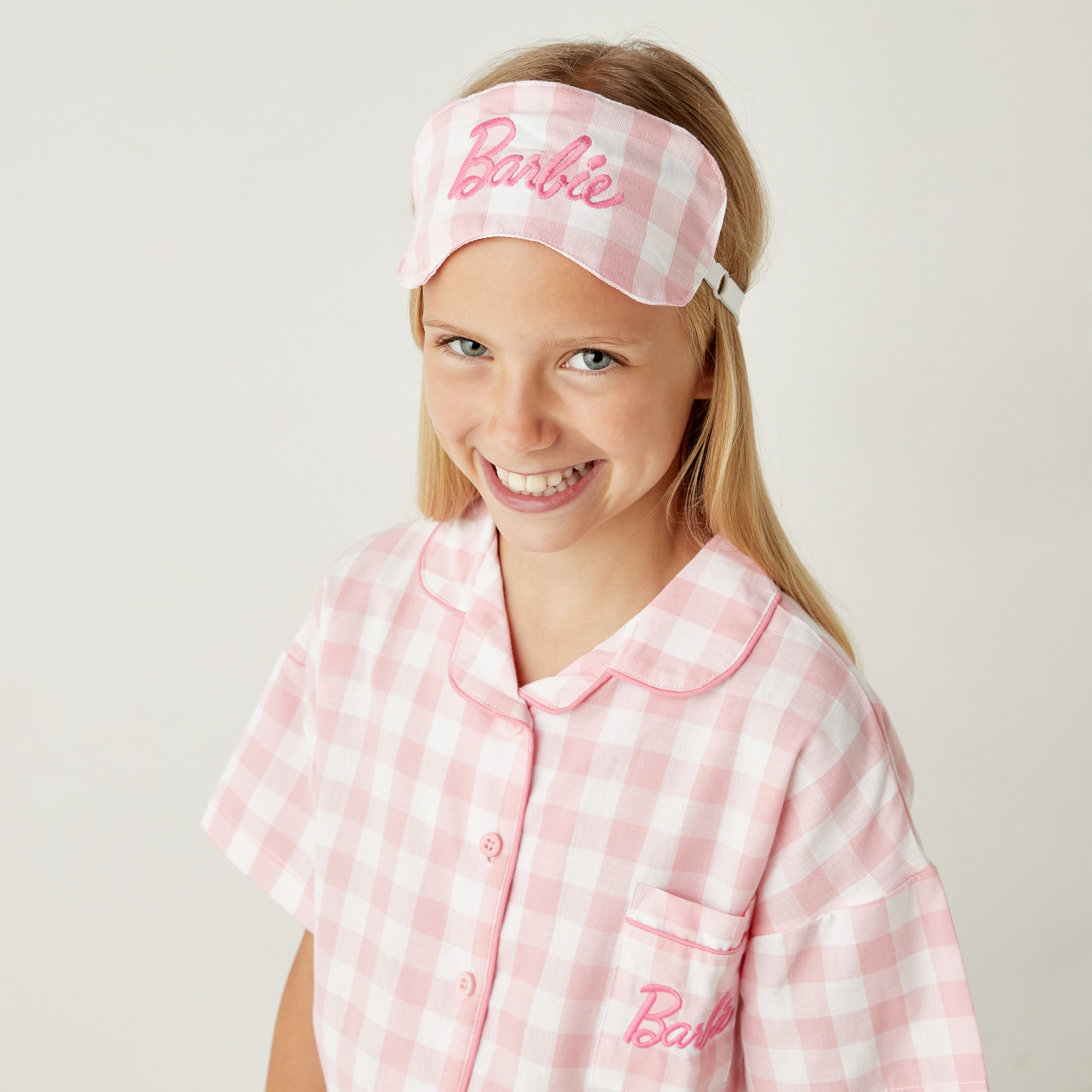 طقم بنطلون بيجاما وقميص كاروهات مطرز من باربي-girls-clothing-nightwear-image-5